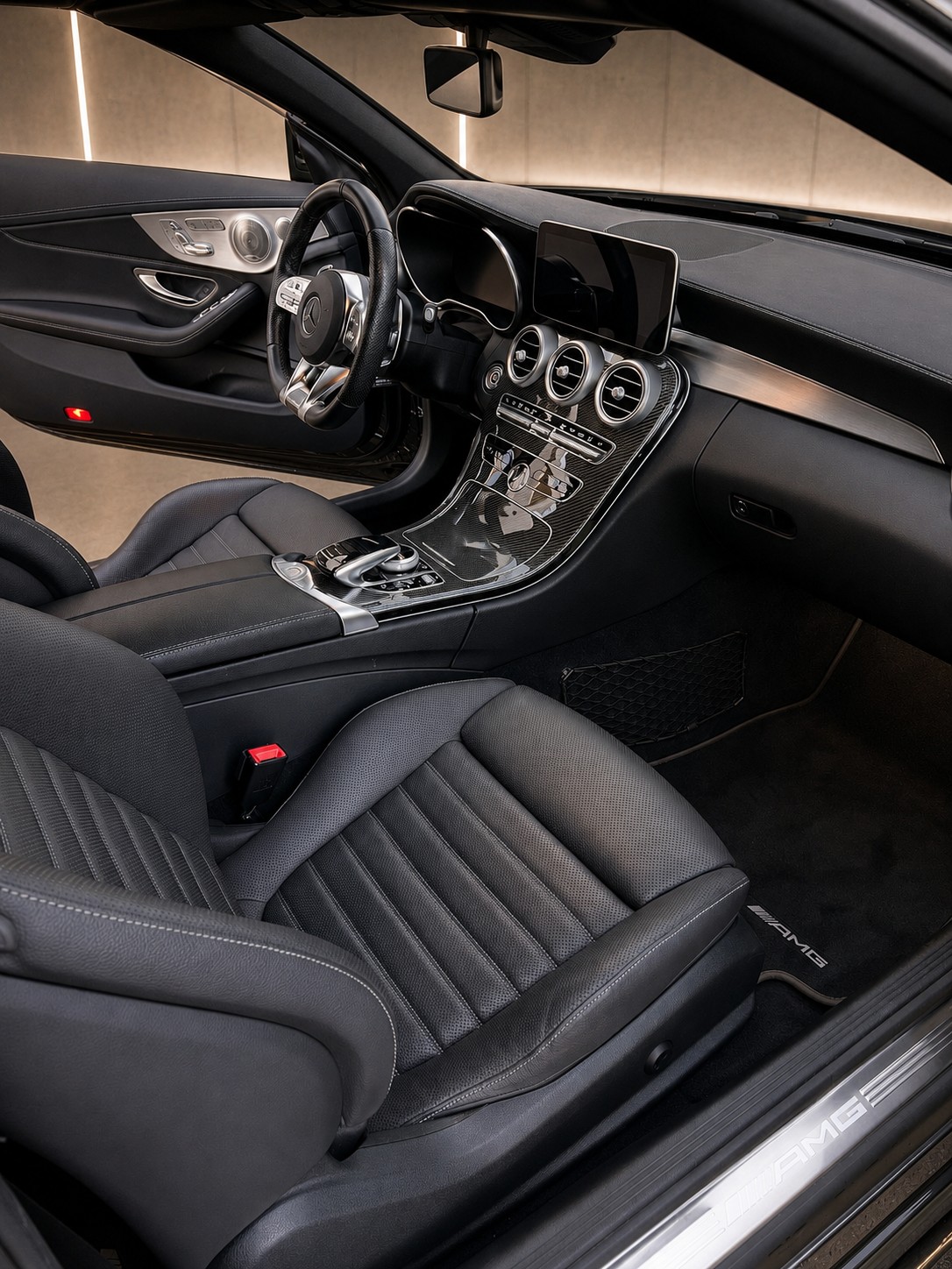 MERCEDES-BENZ C 43 Cabriolet AMG 4Matic 9G-Tronic-image-11