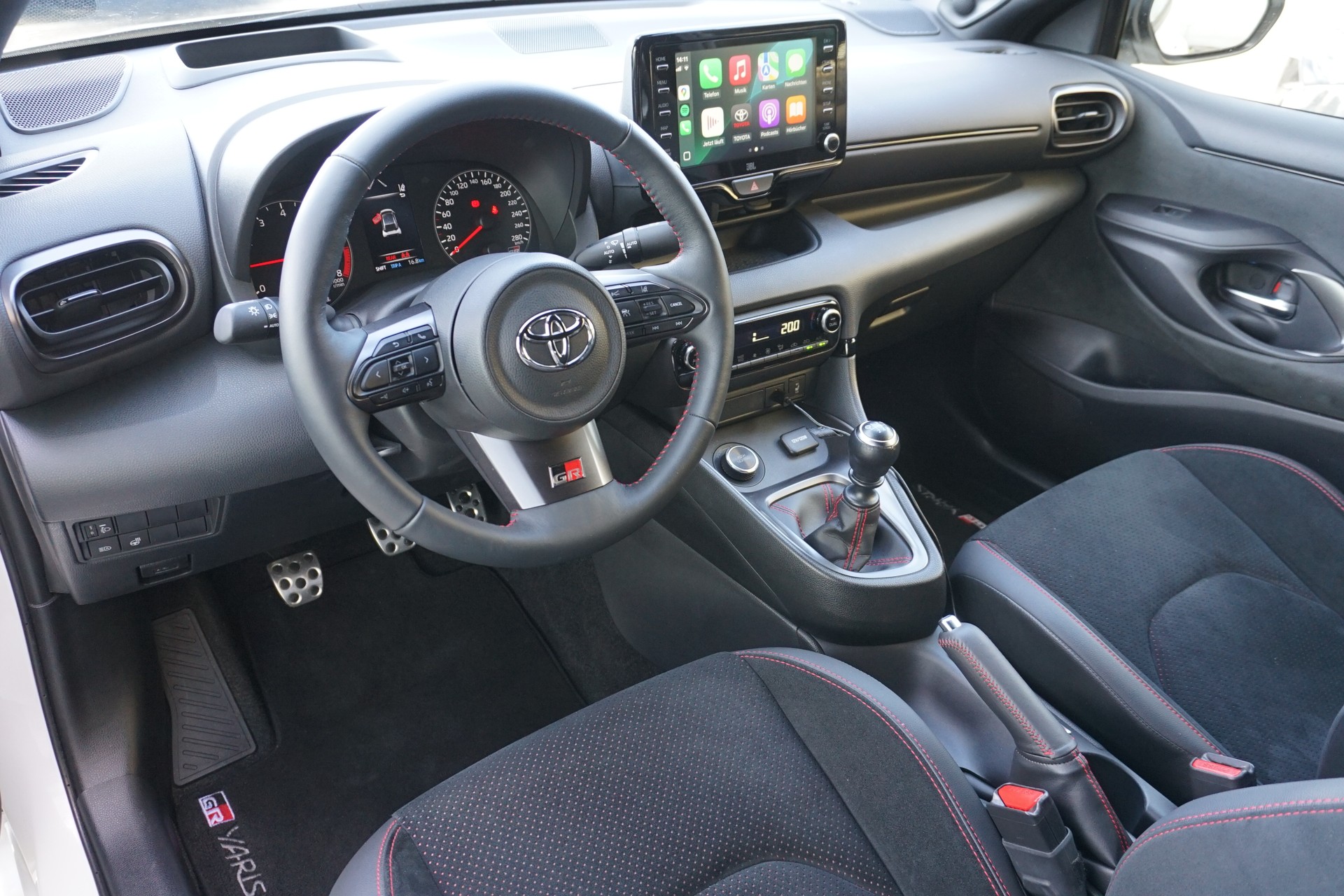TOYOTA Yaris 1.6 Turbo 4x4 GR Sport Premium 261PS-image-17