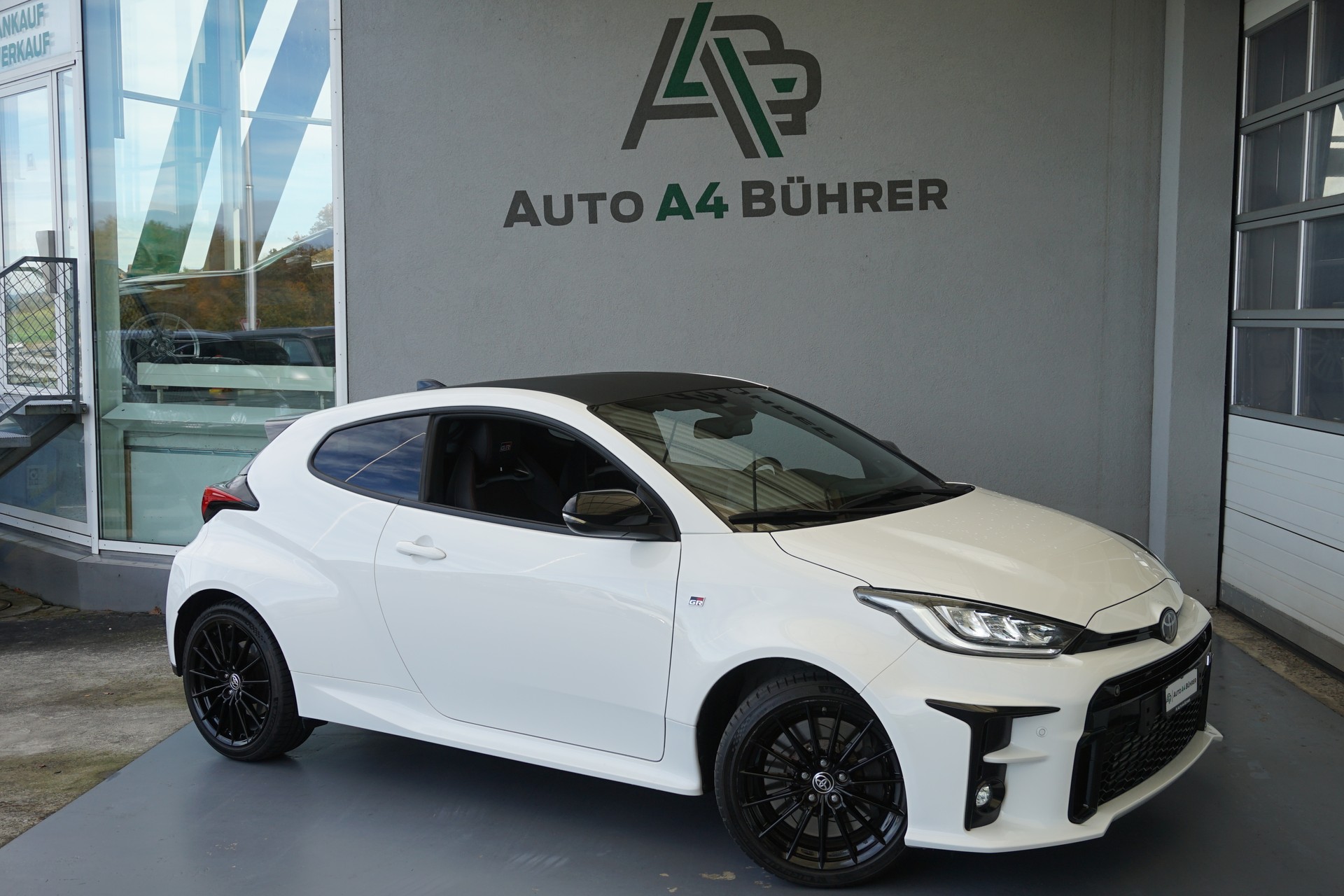 TOYOTA Yaris 1.6 Turbo 4x4 GR Sport Premium 261PS-image-3