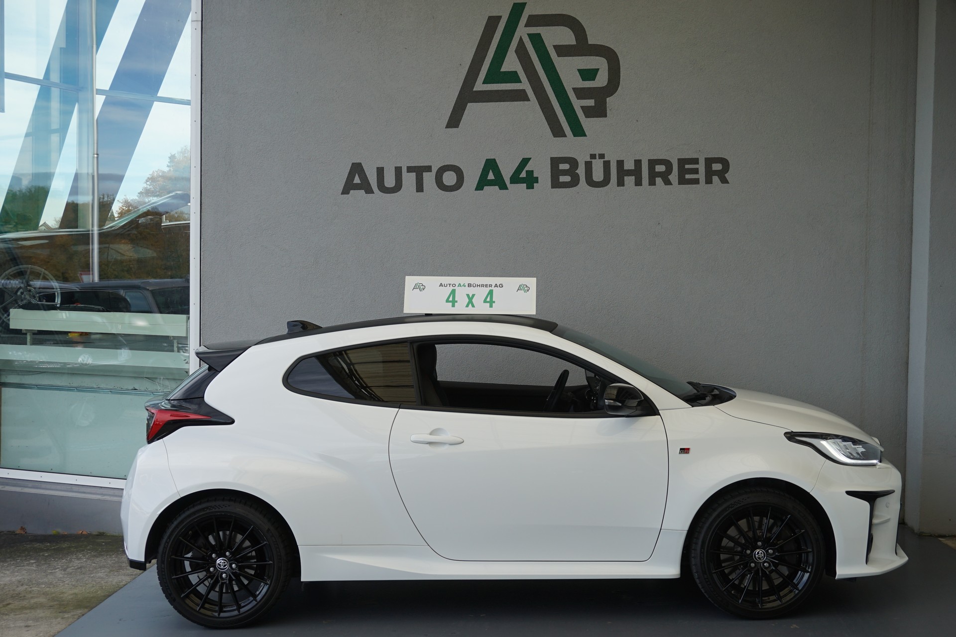 TOYOTA Yaris 1.6 Turbo 4x4 GR Sport Premium 261PS-image-4