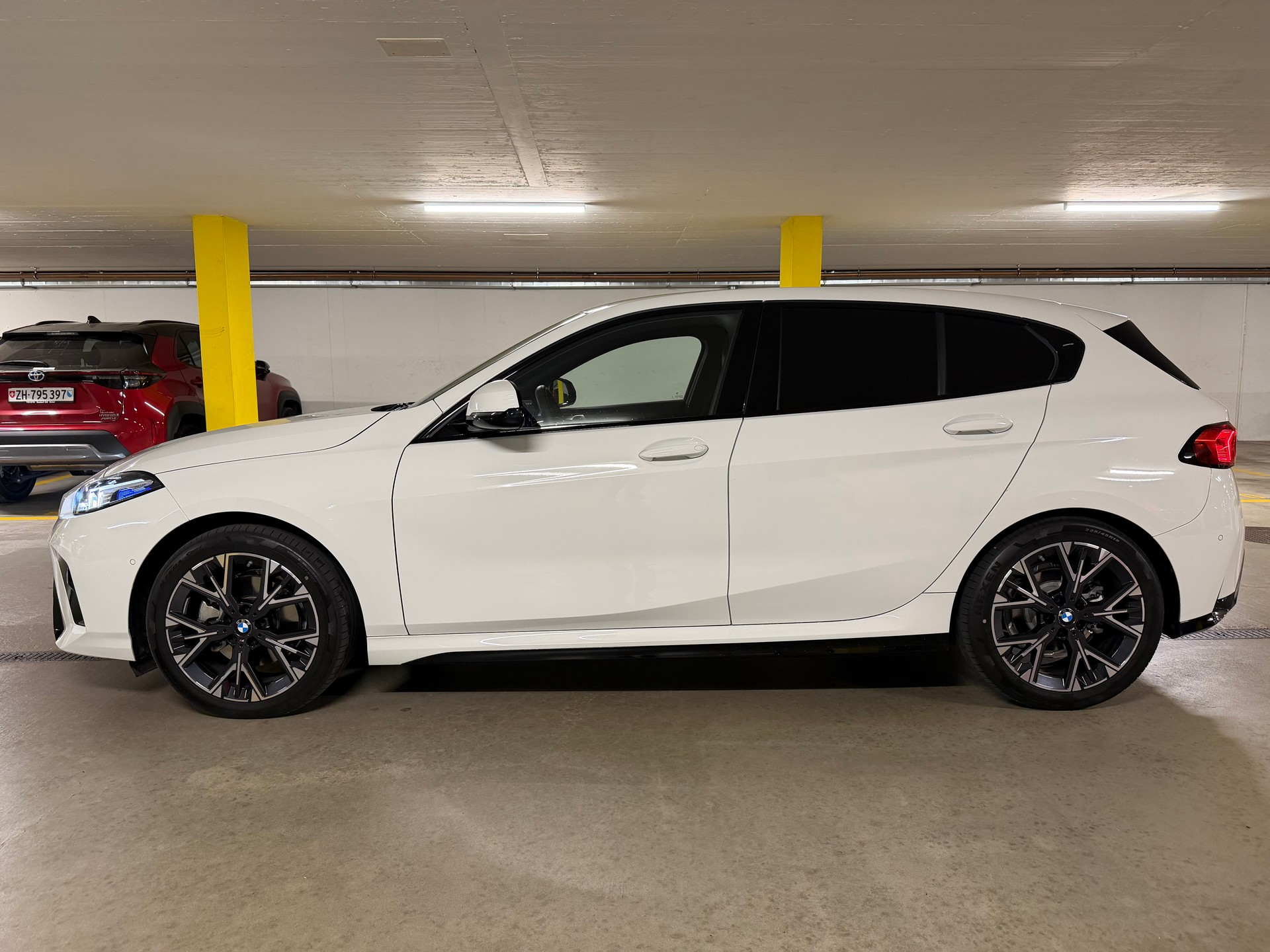 BMW BMW 120d M Sport Steptronic-image-1