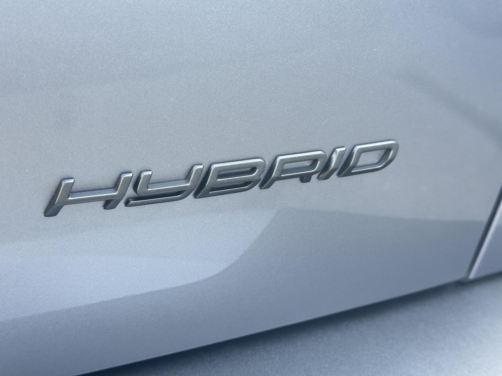 PEUGEOT 2008 1.2 Hybrid 145 Allure Premium-image-21