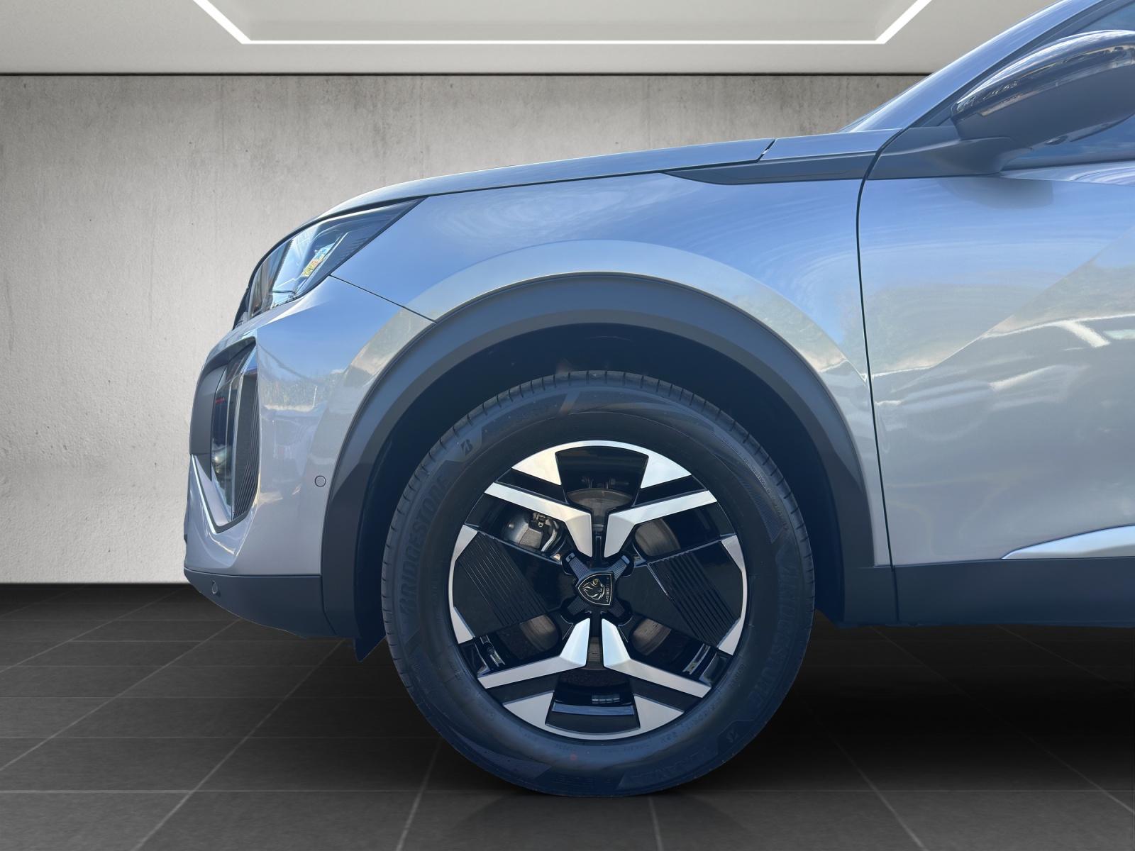 PEUGEOT 2008 1.2 Hybrid 145 Allure Premium-image-19