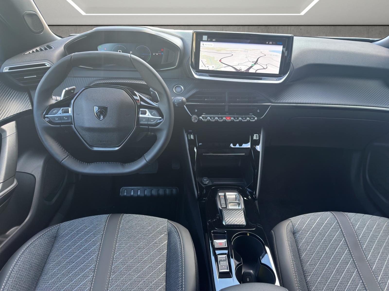 PEUGEOT 2008 1.2 Hybrid 145 Allure Premium-image-8