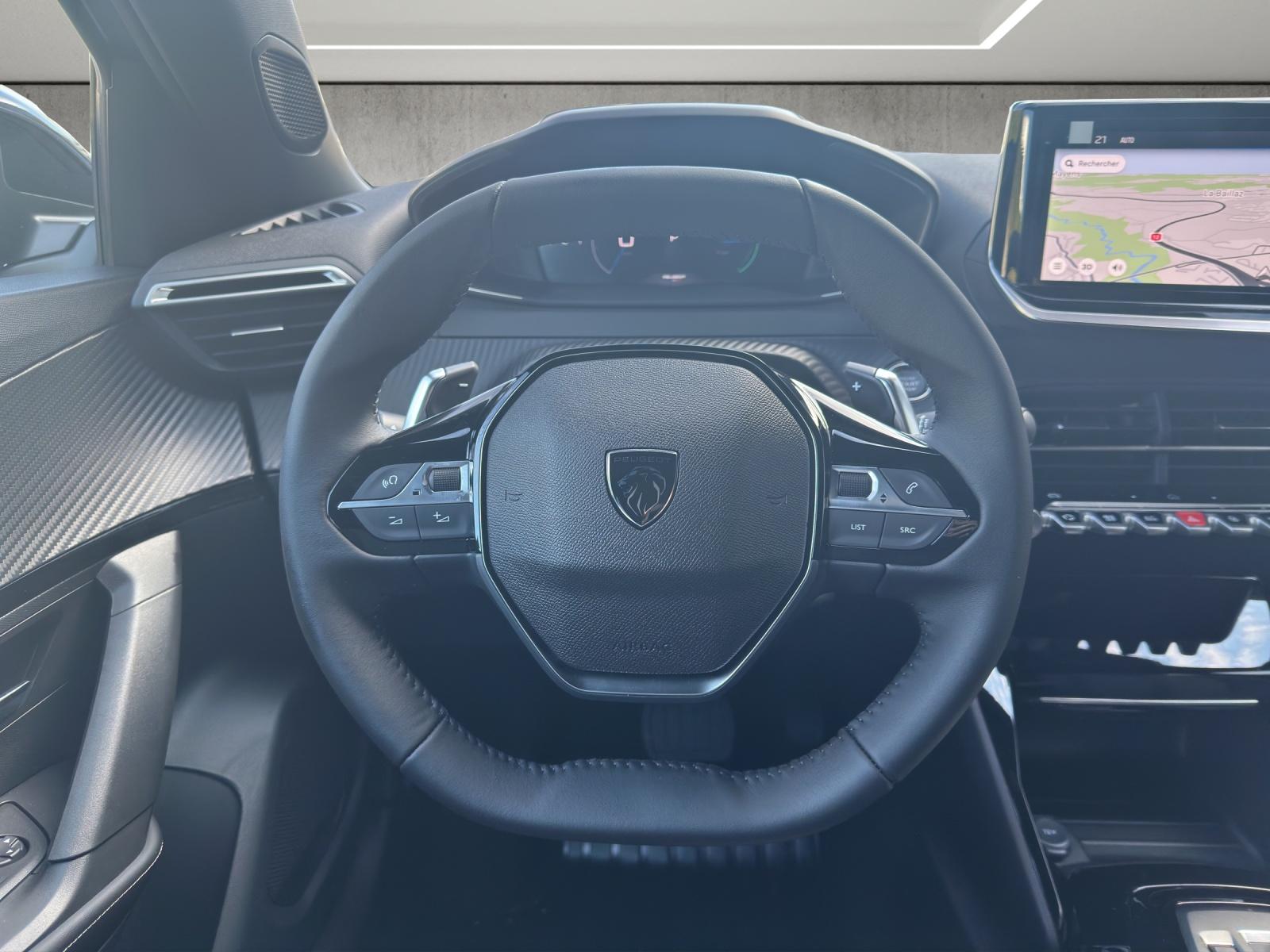 PEUGEOT 2008 1.2 Hybrid 145 Allure Premium-image-9