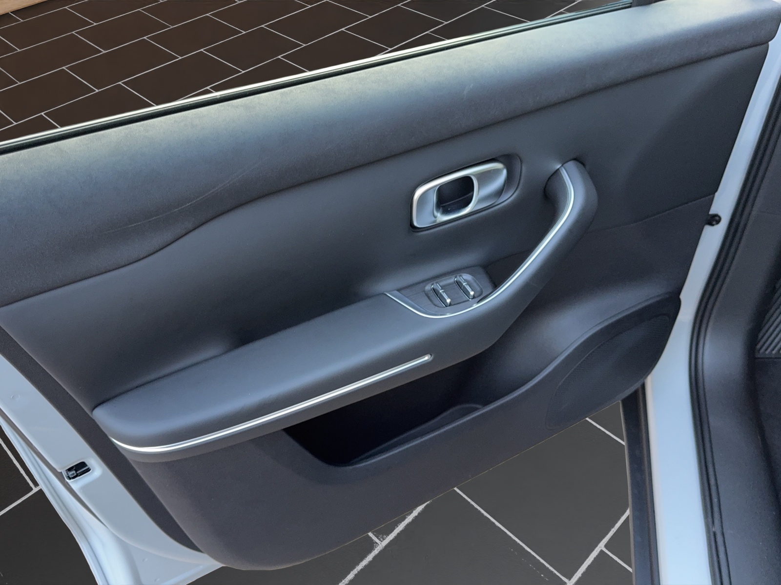 LEAPMOTOR C10 REEV 28kWh Design-image-14