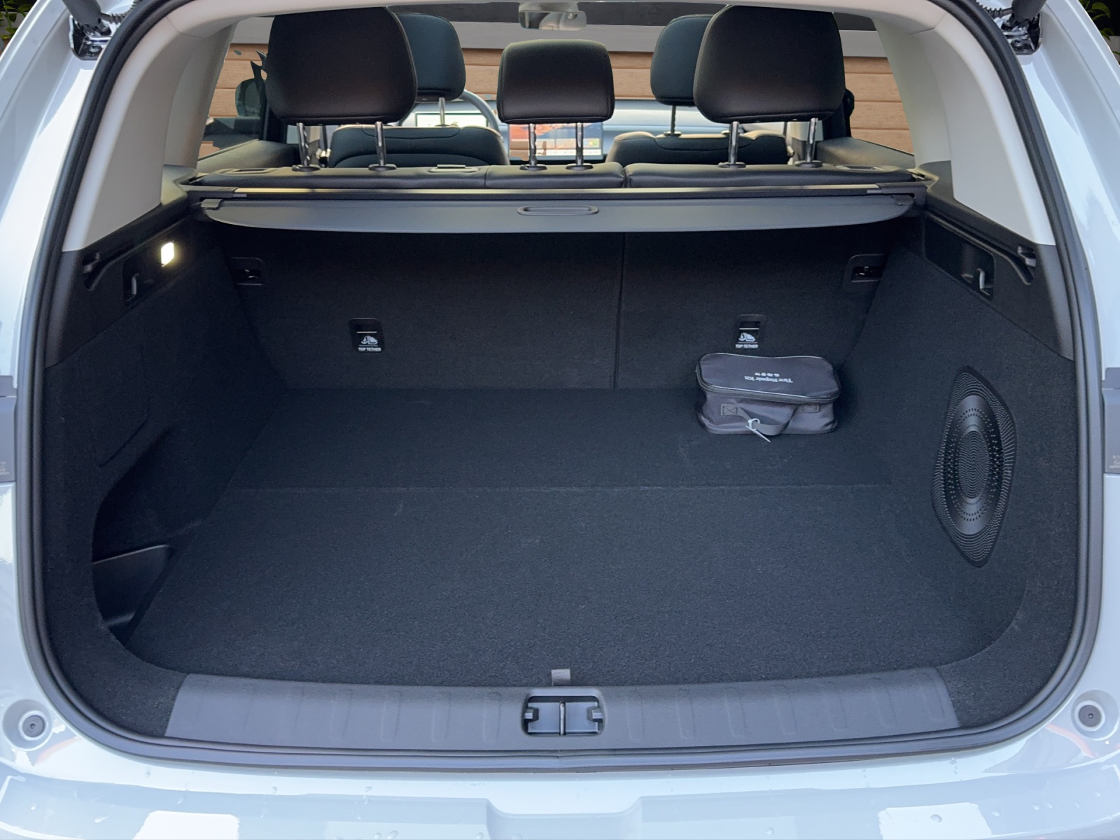 LEAPMOTOR C10 REEV 28kWh Design-image-8