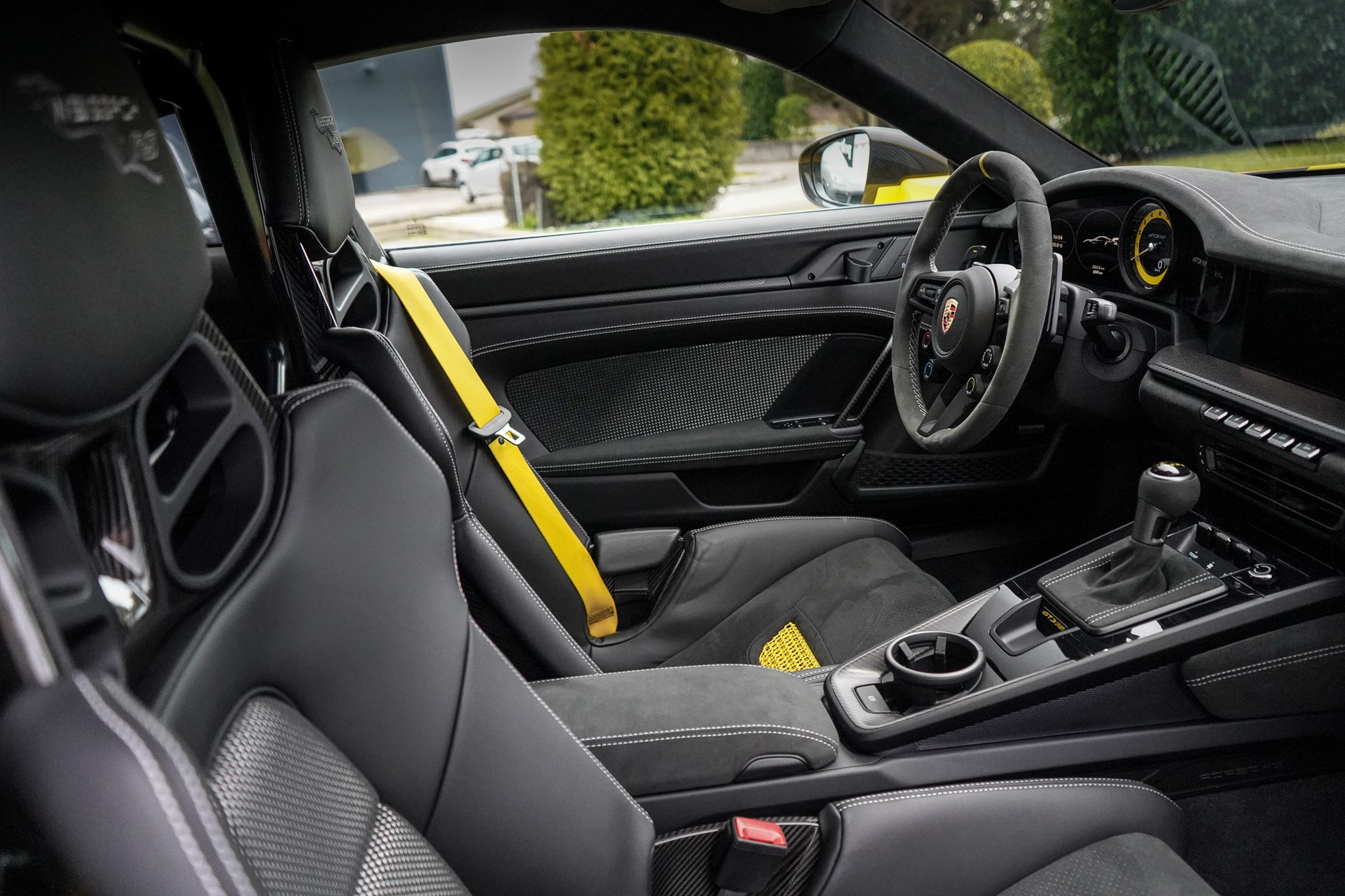PORSCHE 911 GT3 RS-image-8