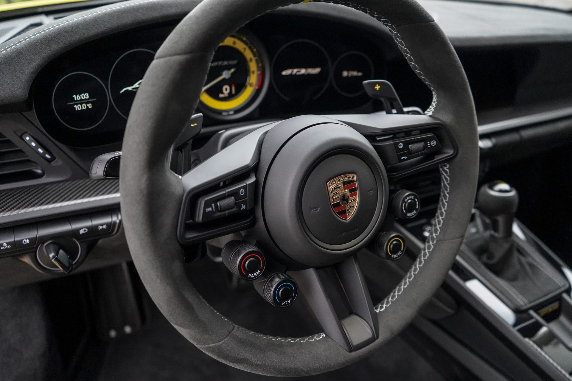 PORSCHE 911 GT3 RS-image-7