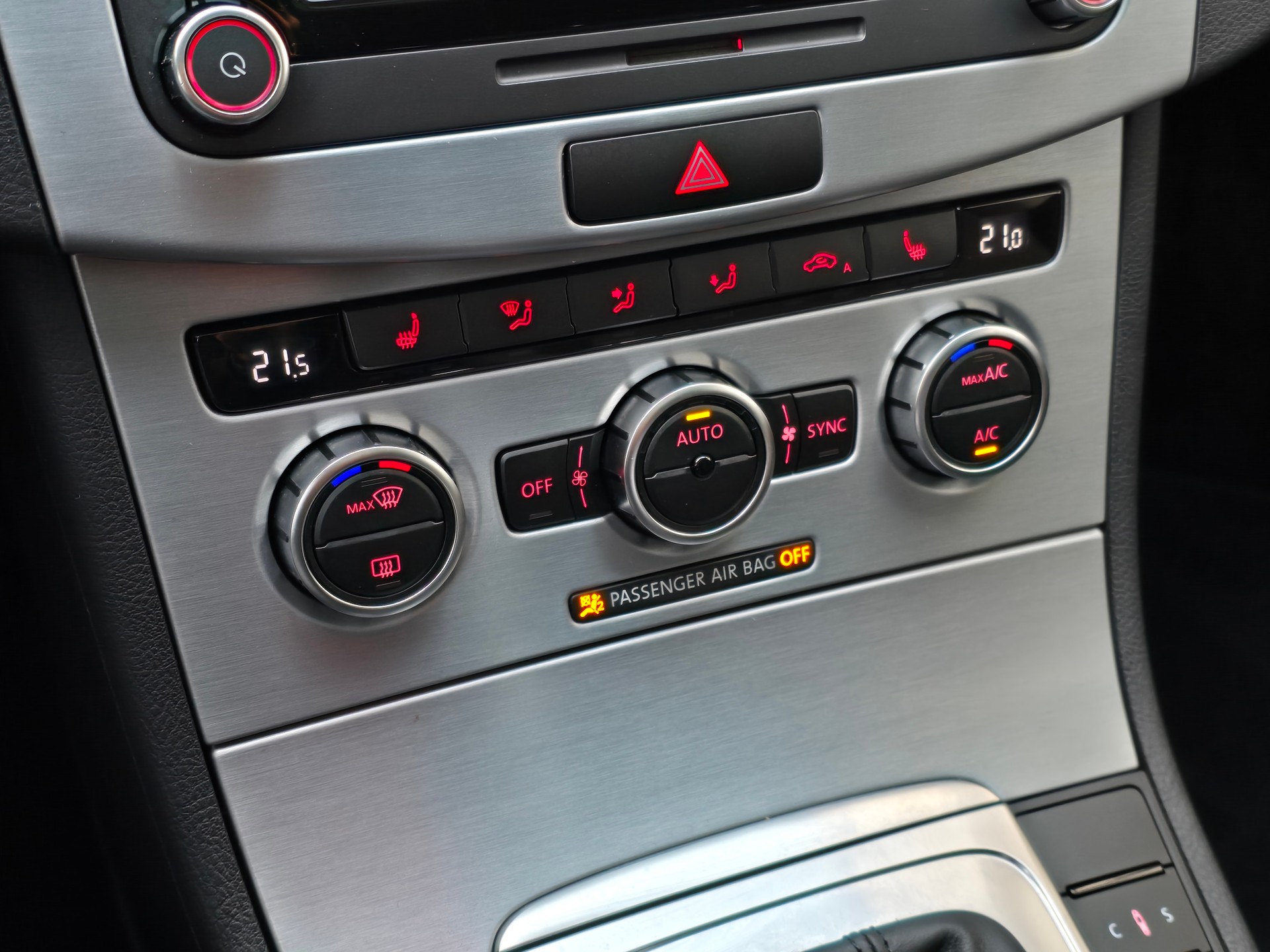 VW CC 2.0 TDI BlueMotion Technology DSG-image-19