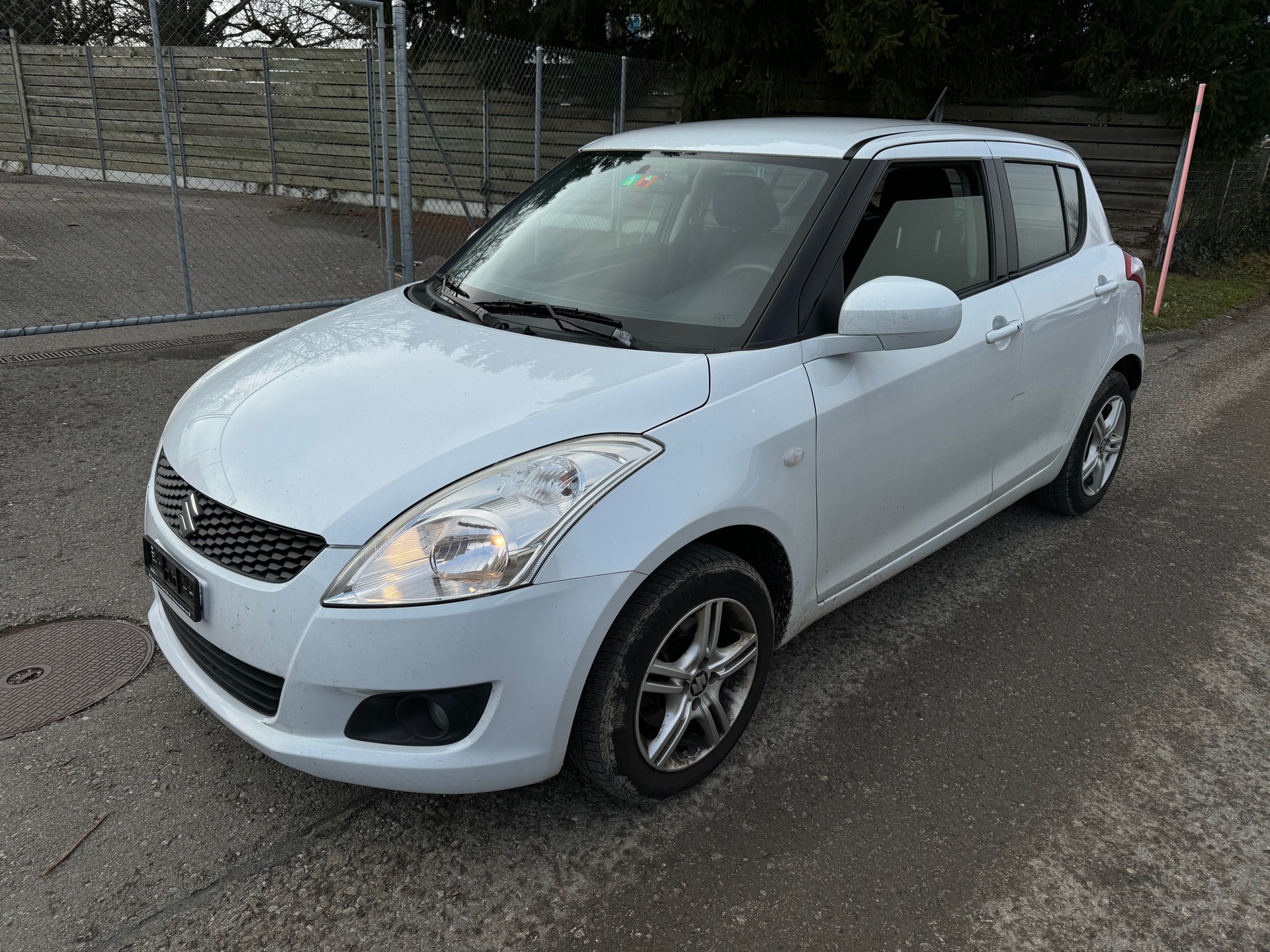 SUZUKI Swift 1.2i 16V GL Top 4x4-image-0