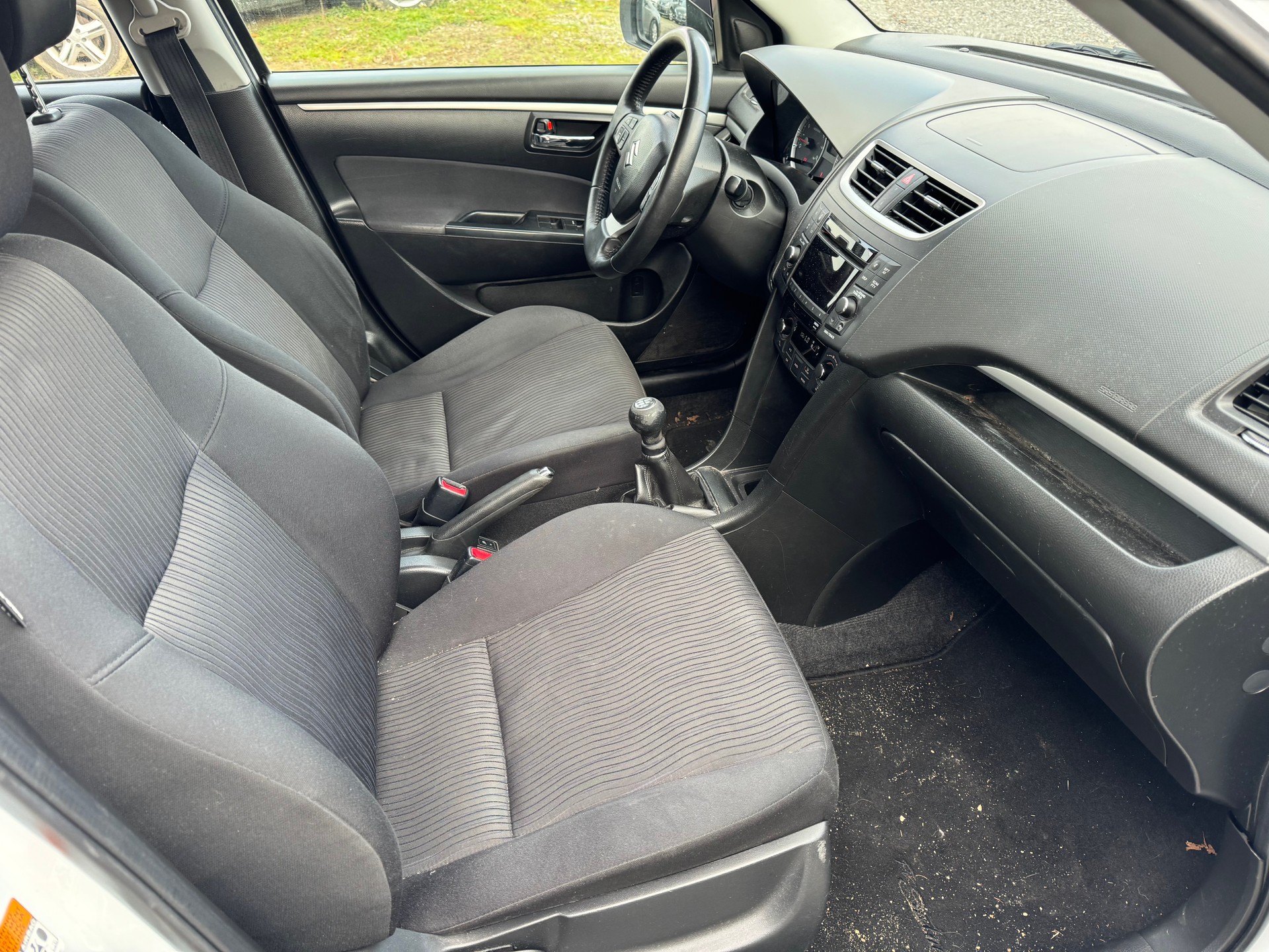 SUZUKI Swift 1.2i 16V GL Top 4x4-image-6