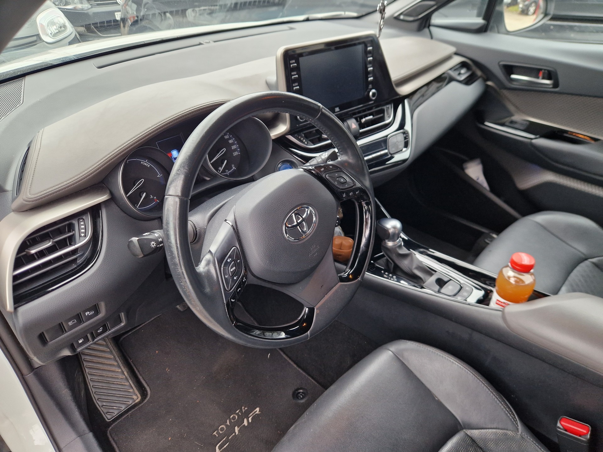 TOYOTA C-HR 2.0 HSD CVT Premium-image-1