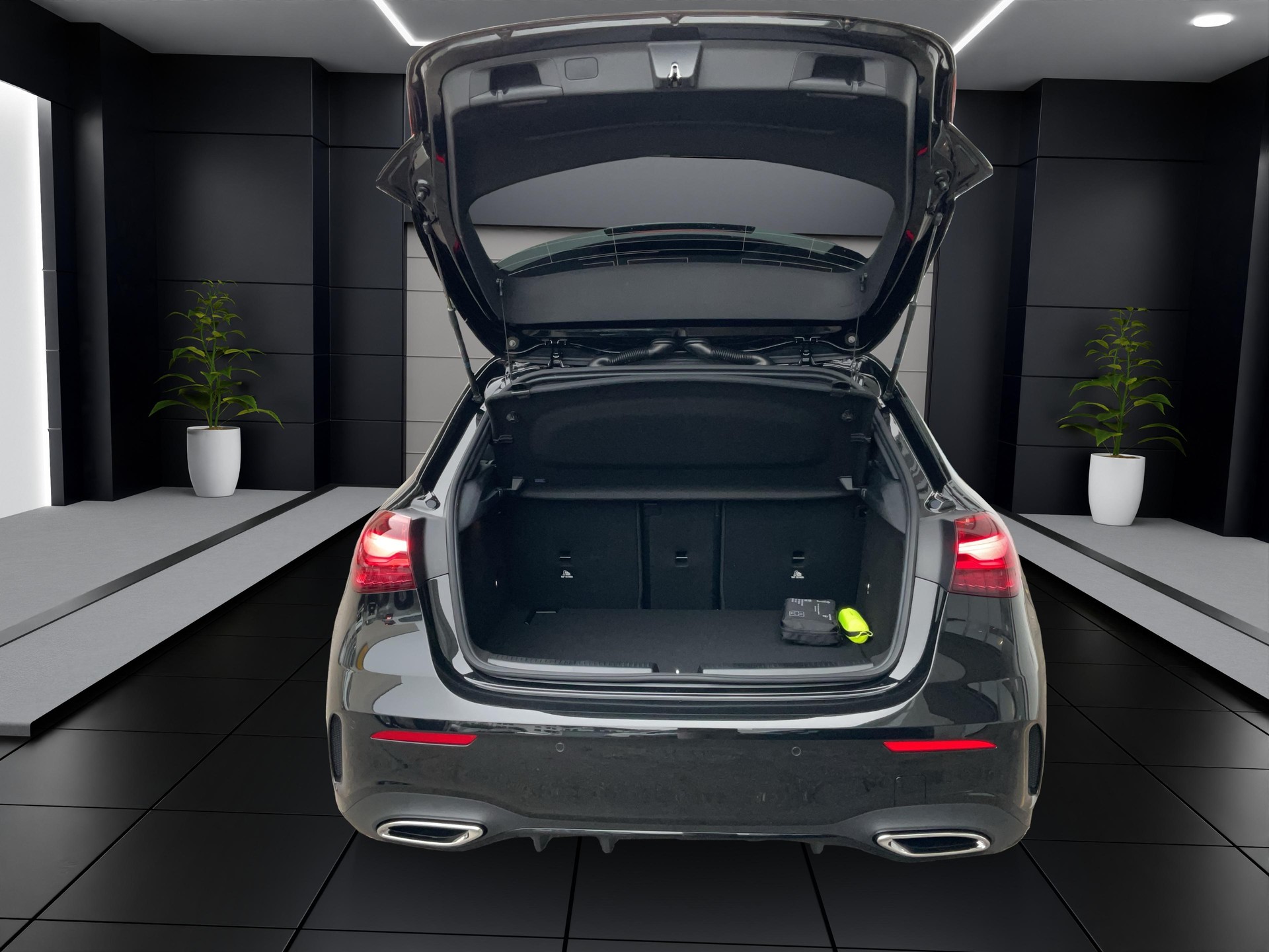 MERCEDES-BENZ A 220 d AMG Line-image-8