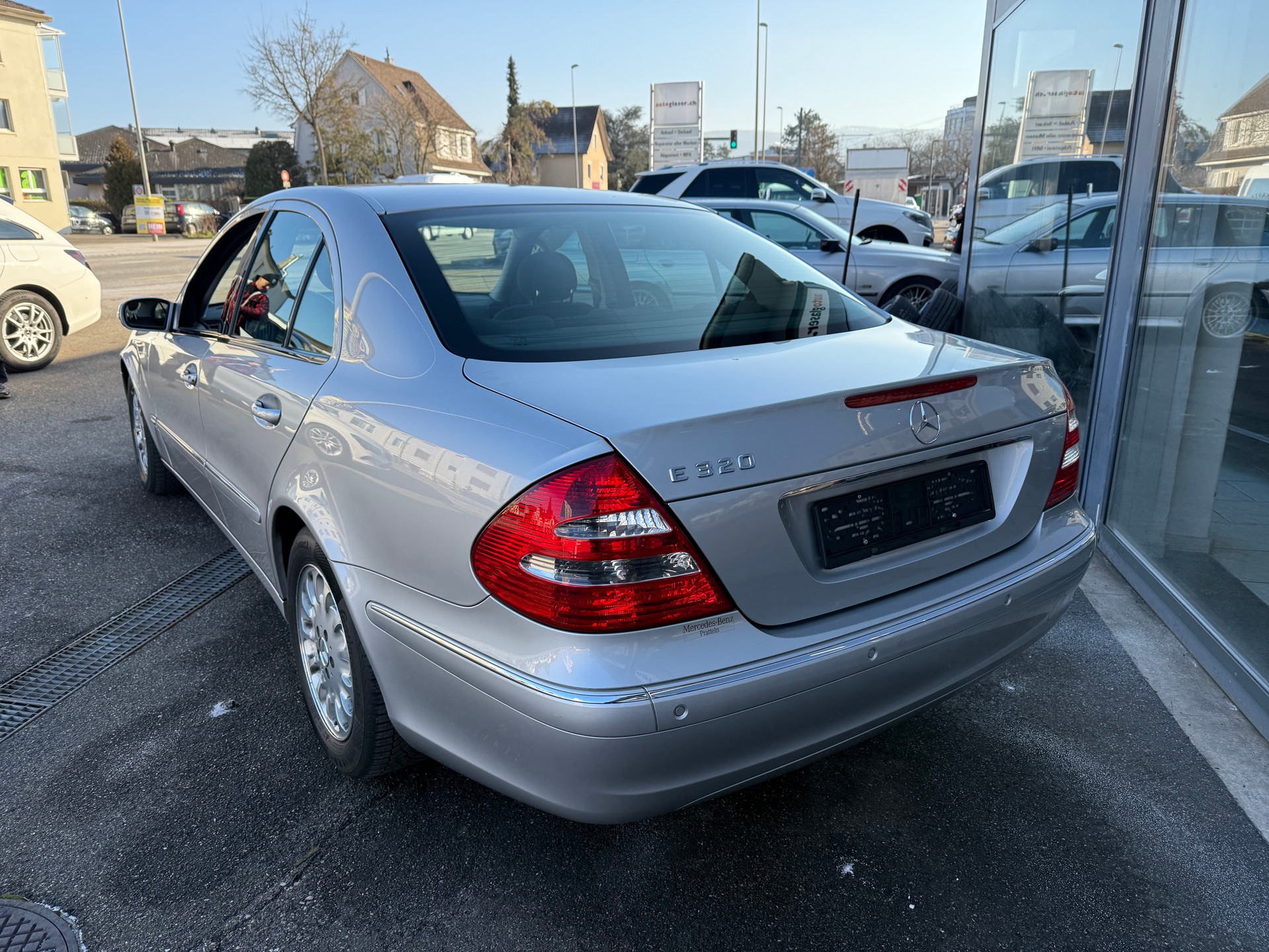 MERCEDES-BENZ E 320 Elégance Automatic-image-6