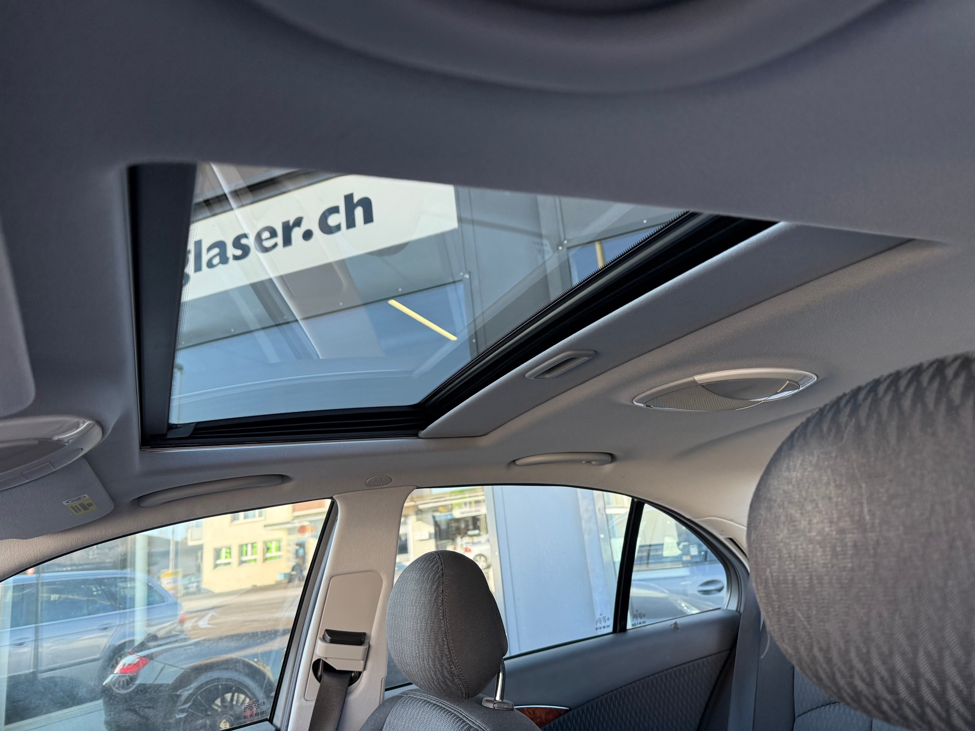 MERCEDES-BENZ E 320 Elégance Automatic-image-17