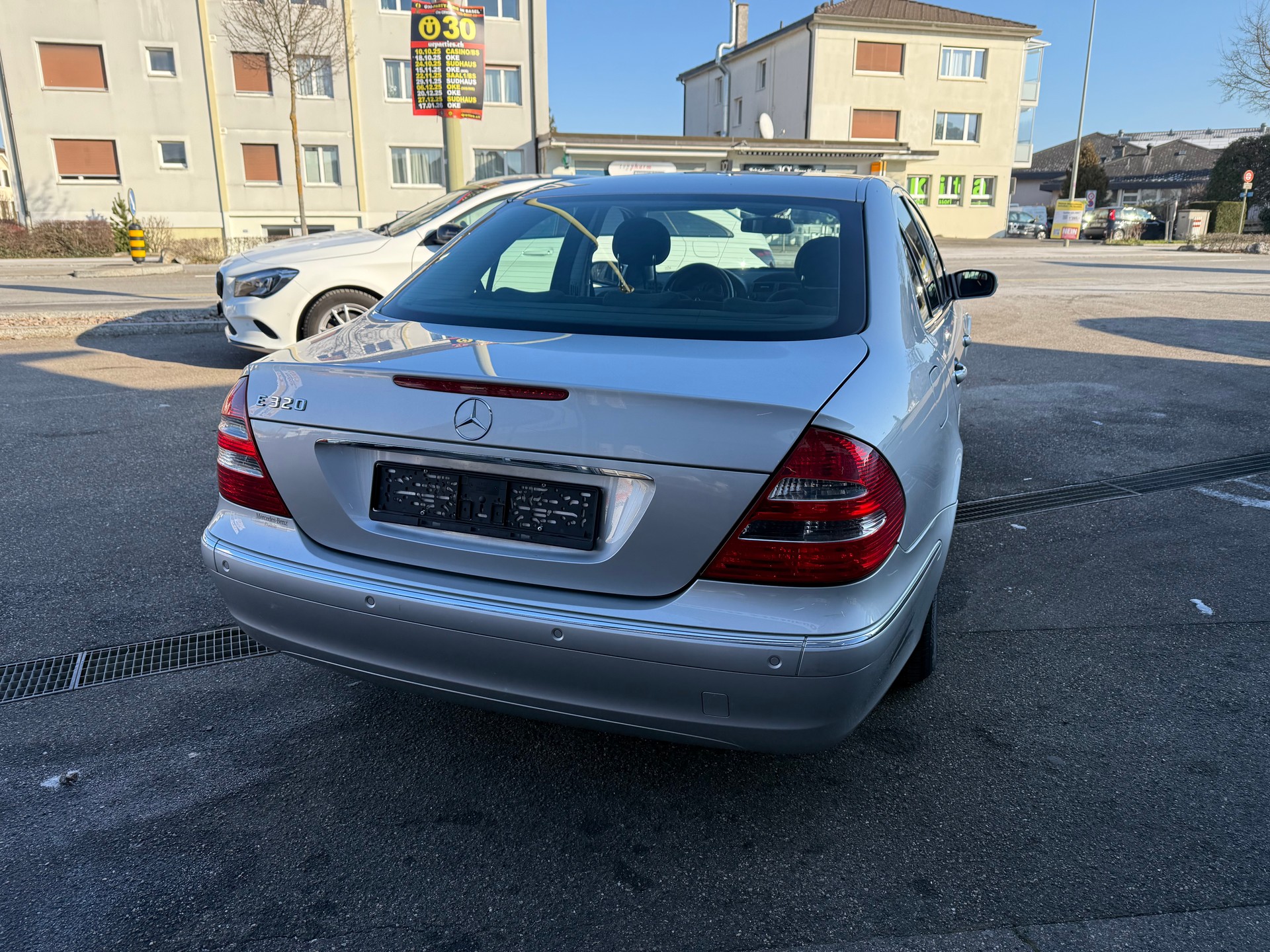 MERCEDES-BENZ E 320 Elégance Automatic-image-8
