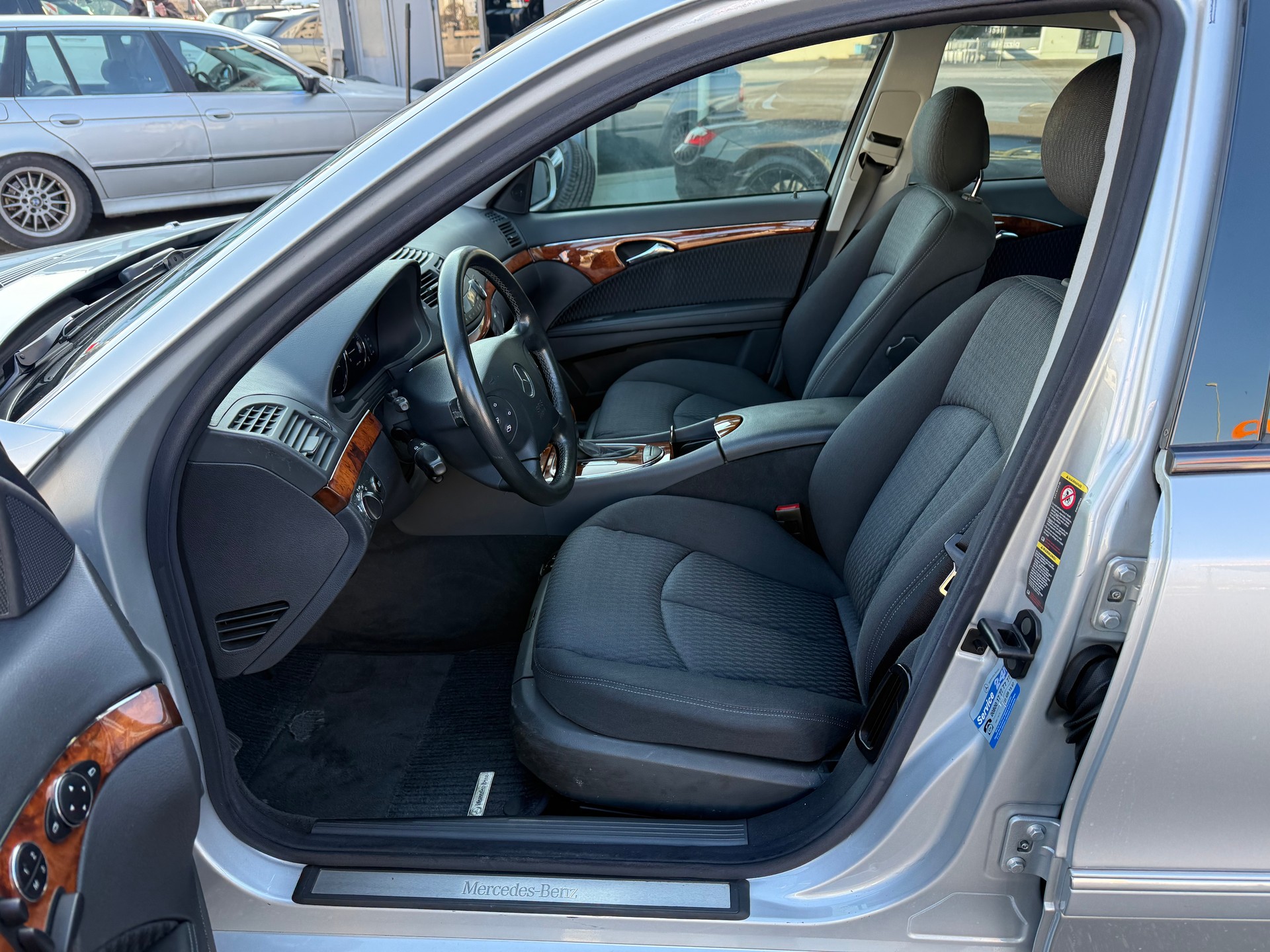 MERCEDES-BENZ E 320 Elégance Automatic-image-11