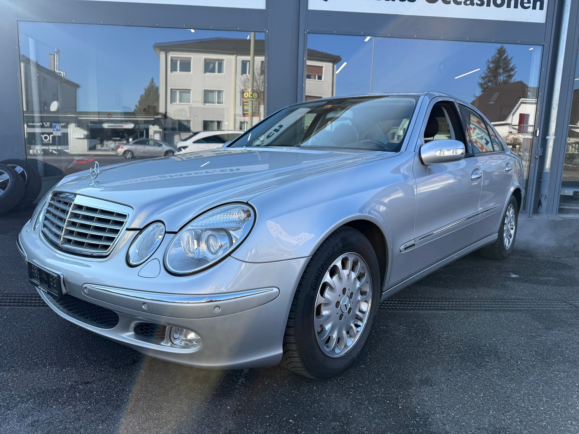 MERCEDES-BENZ E 320 Elégance Automatic-showroom-element-1
