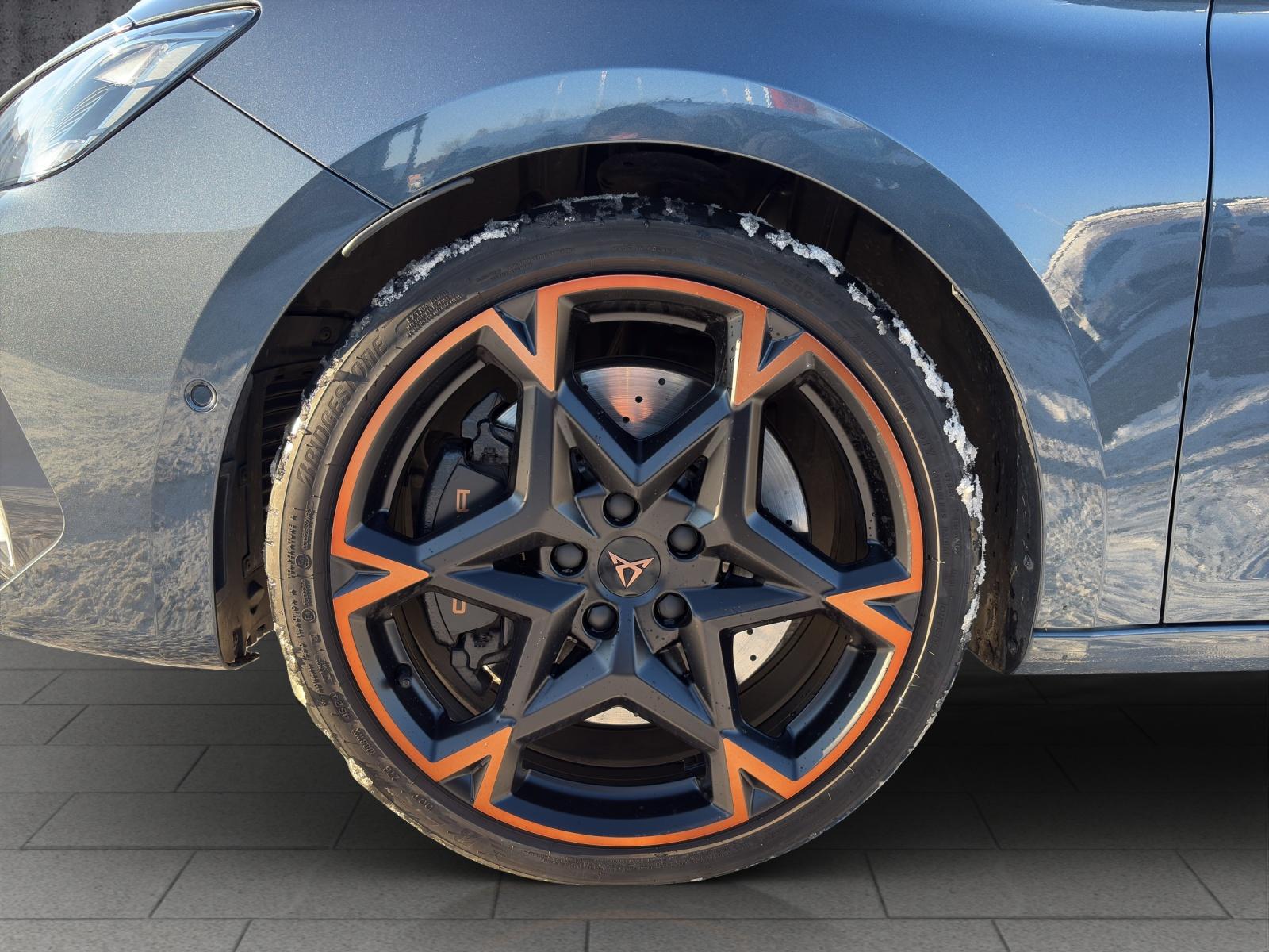 CUPRA Leon ST 2.0 TSI 333 VZ 4Drive DSG-image-4