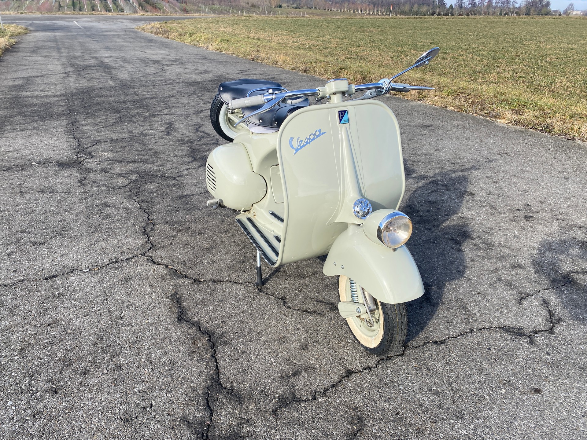 PIAGGIO VESPA 125 VM1T Faro Basso " Etat concours "-image-4