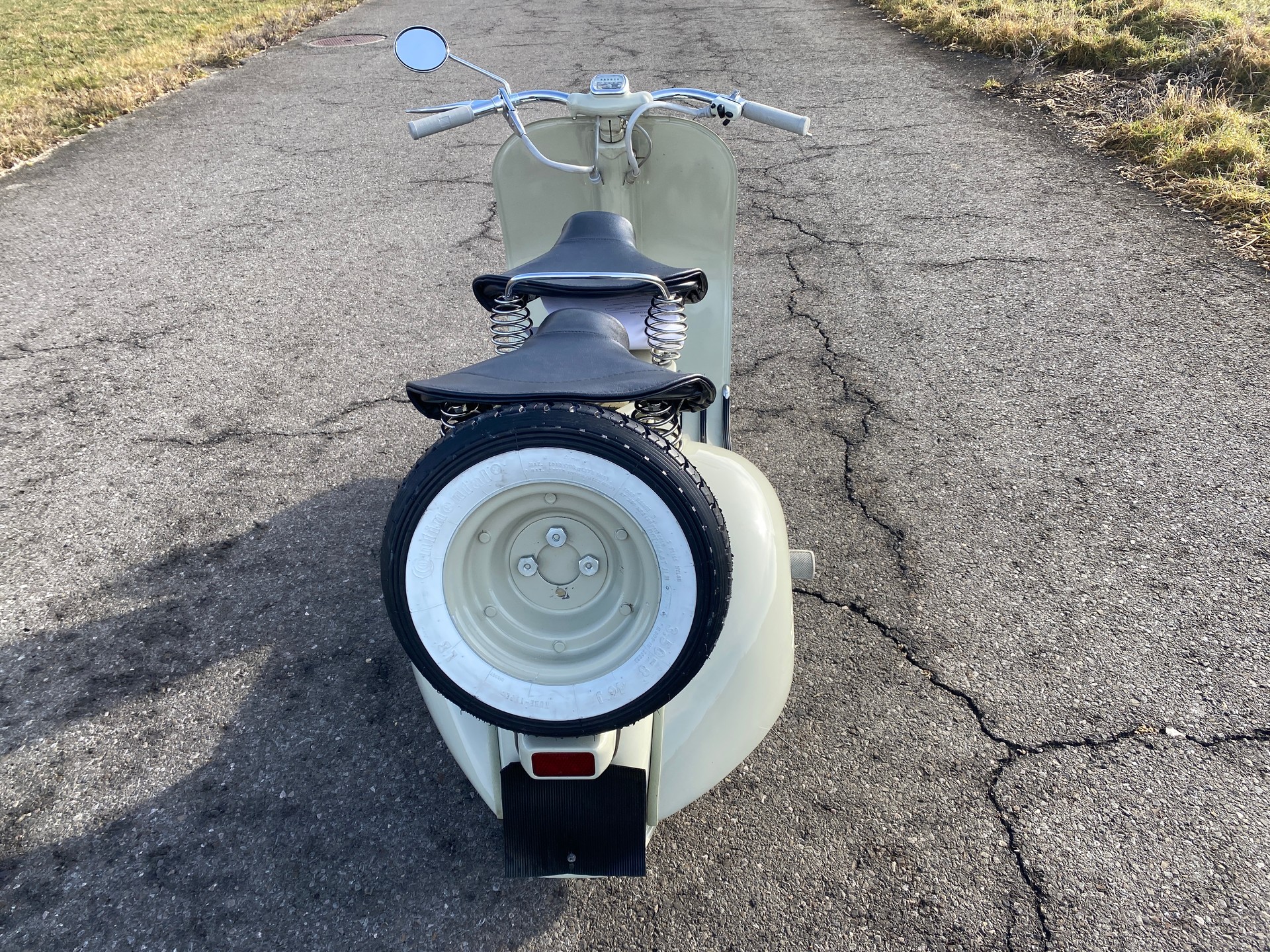 PIAGGIO VESPA 125 VM1T Faro Basso " Etat concours "-image-10