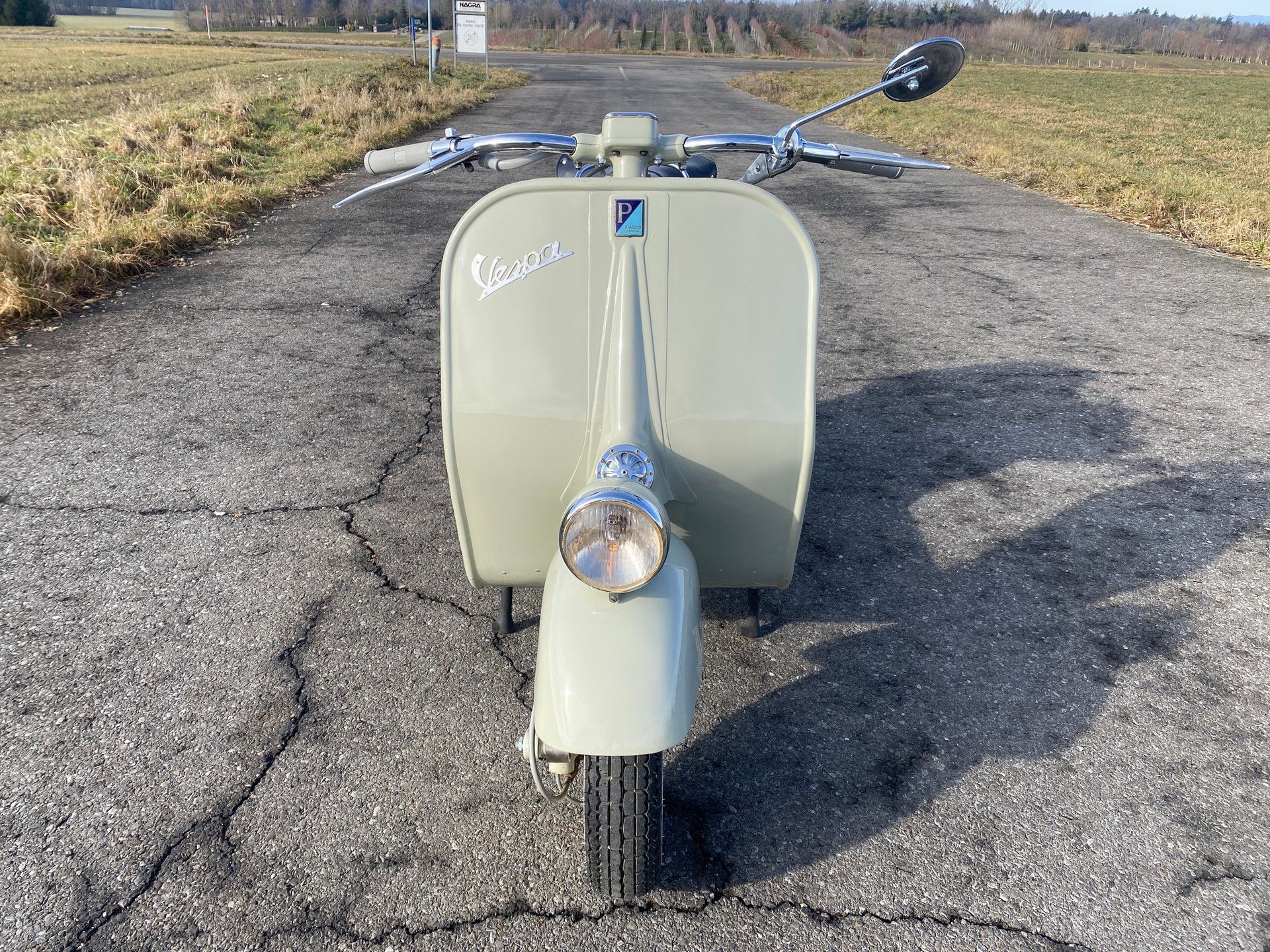 PIAGGIO VESPA 125 VM1T Faro Basso " Etat concours "-image-1