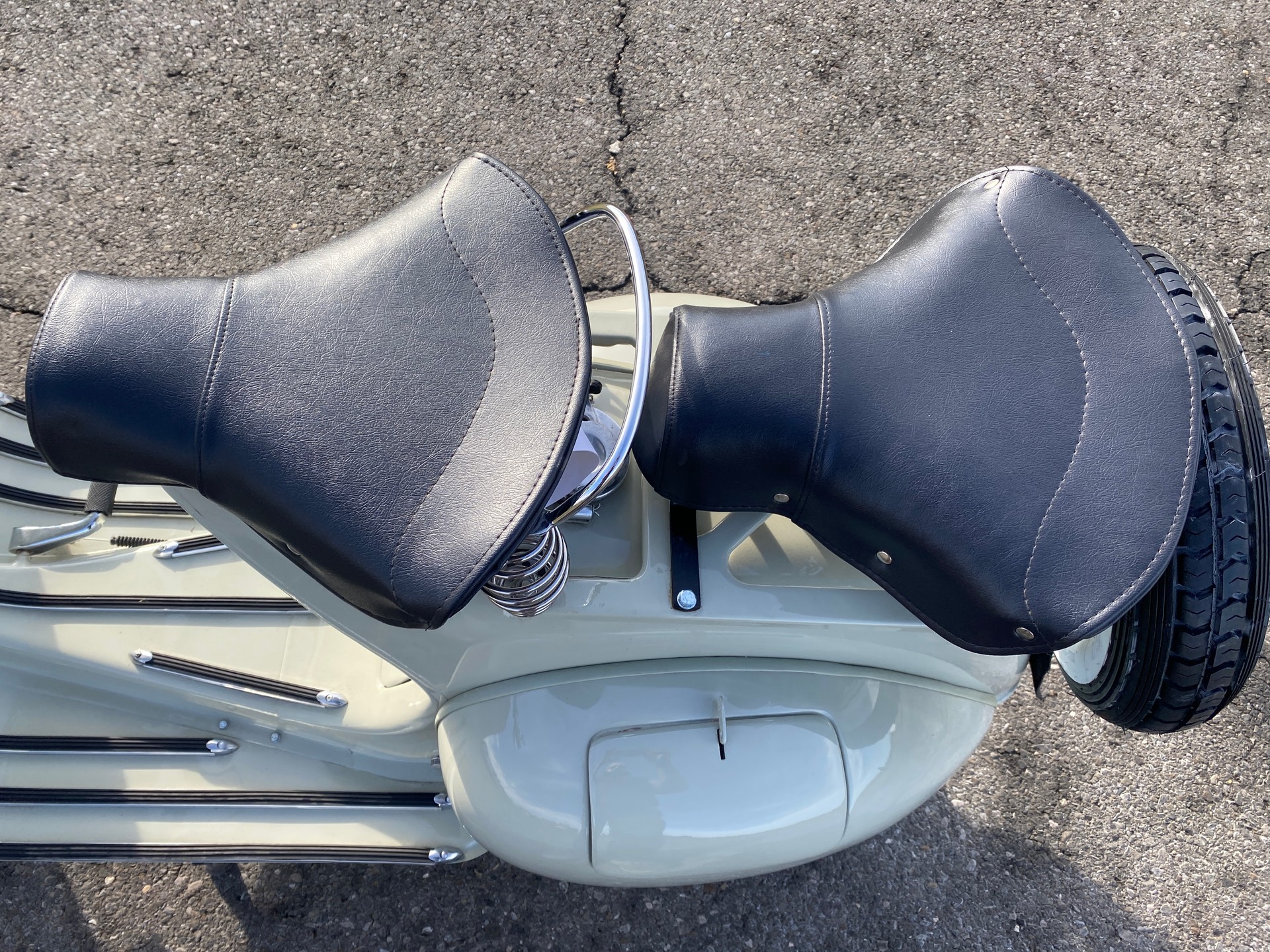 PIAGGIO VESPA 125 VM1T Faro Basso " Etat concours "-image-12