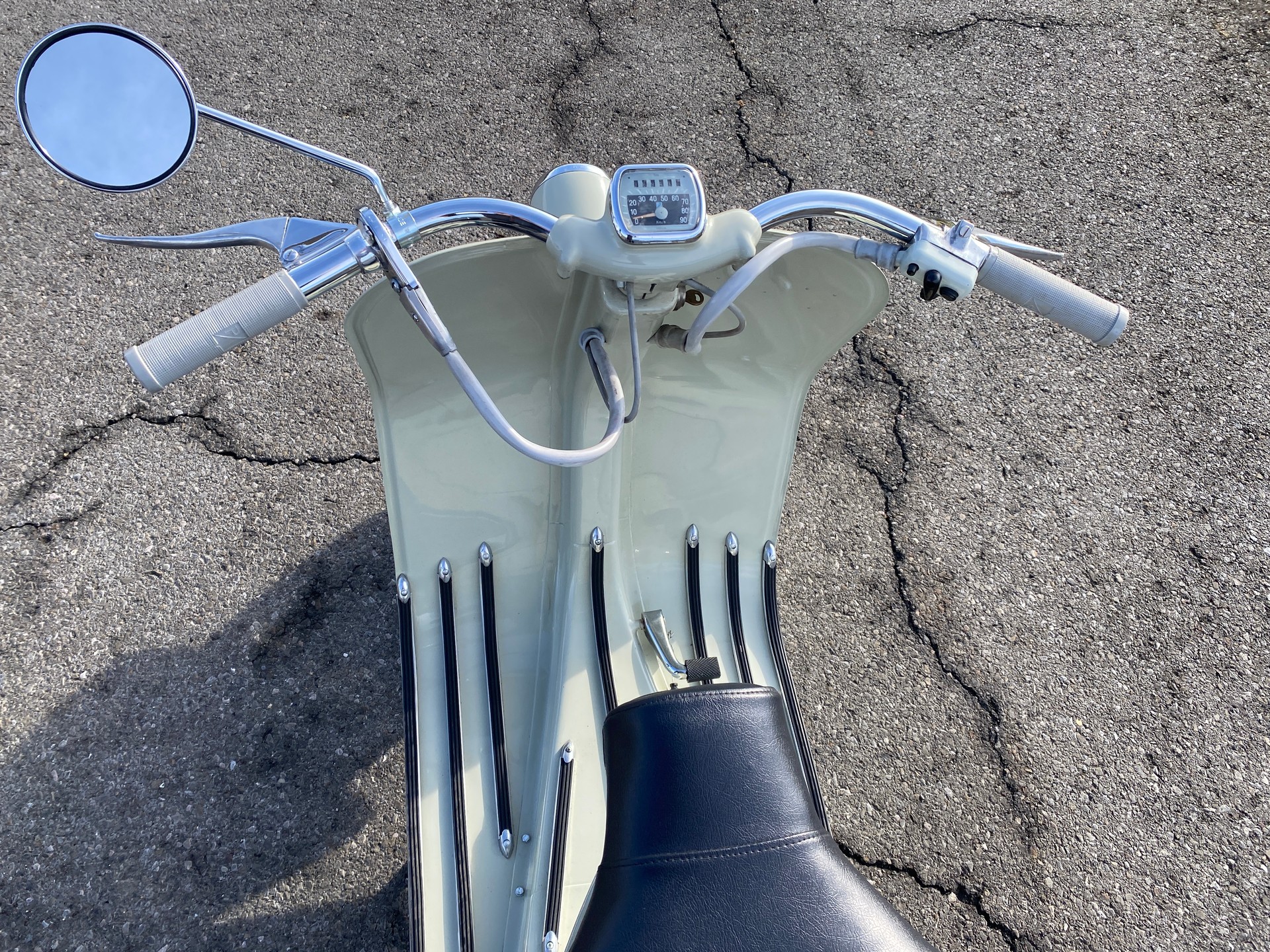 PIAGGIO VESPA 125 VM1T Faro Basso " Etat concours "-image-13