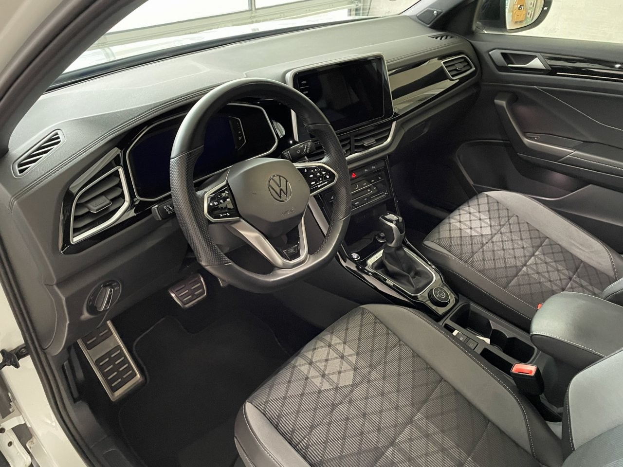 VW T-Roc 2.0 TSI R-Line DSG 4Motion-image-7