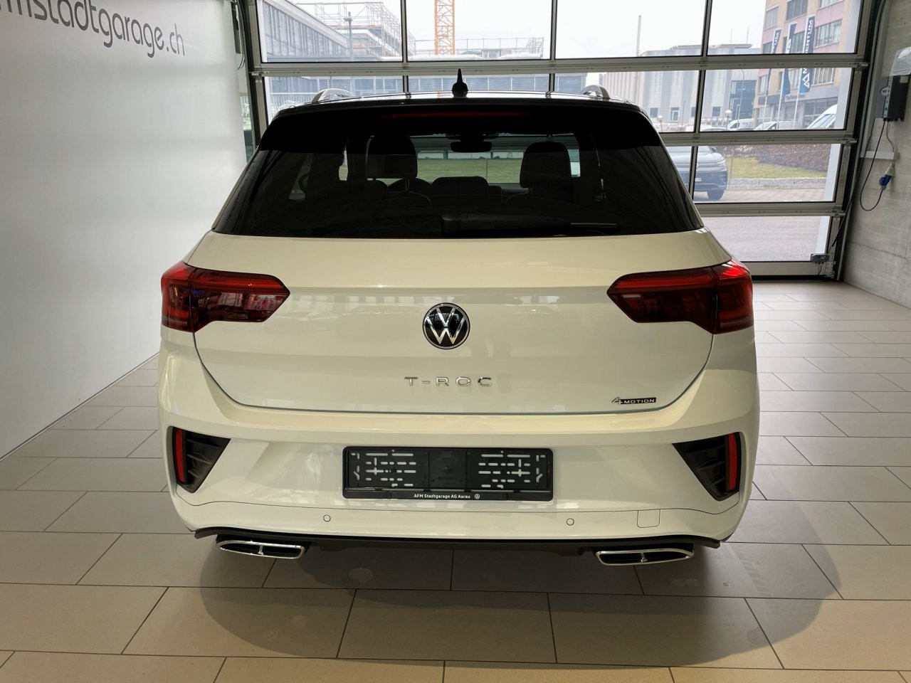 VW T-Roc 2.0 TSI R-Line DSG 4Motion-image-1