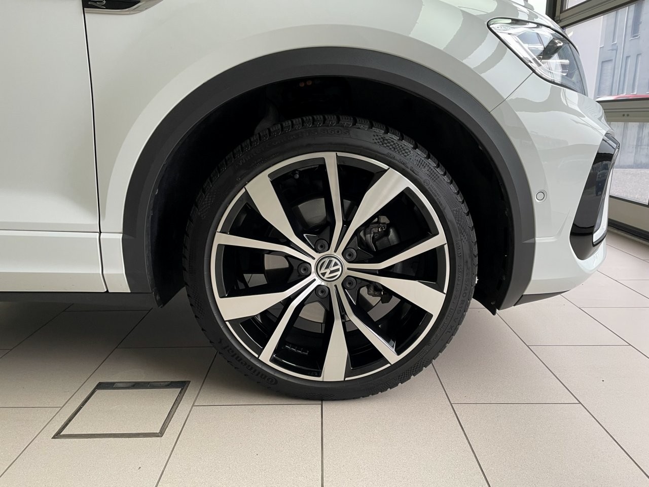 VW T-Roc 2.0 TSI R-Line DSG 4Motion-image-3
