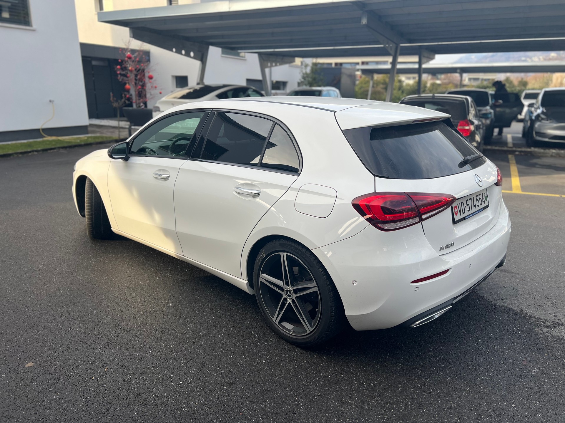 MERCEDES-BENZ A 180 Edition 7G-DCT-image-3