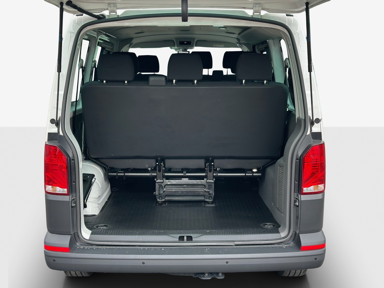 VW T6.1 2.0 TDI DSG-image-11