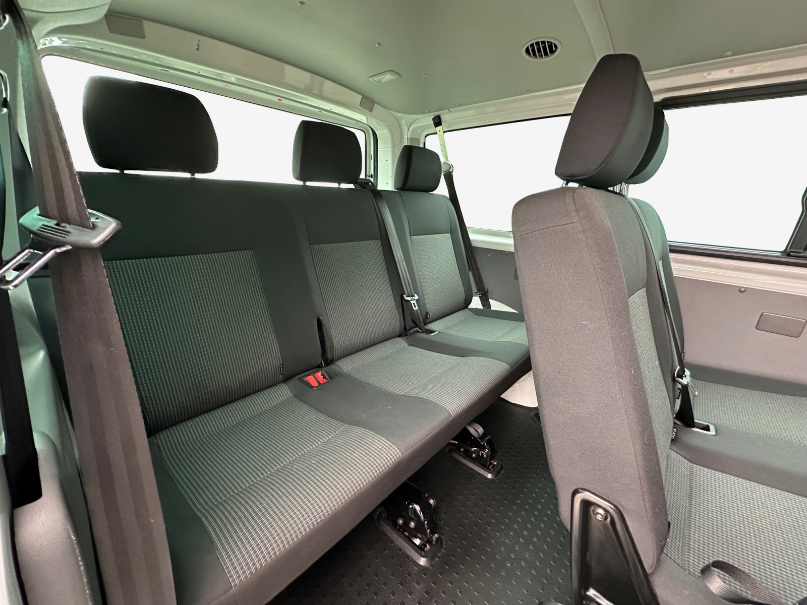 VW T6.1 2.0 TDI DSG-image-12