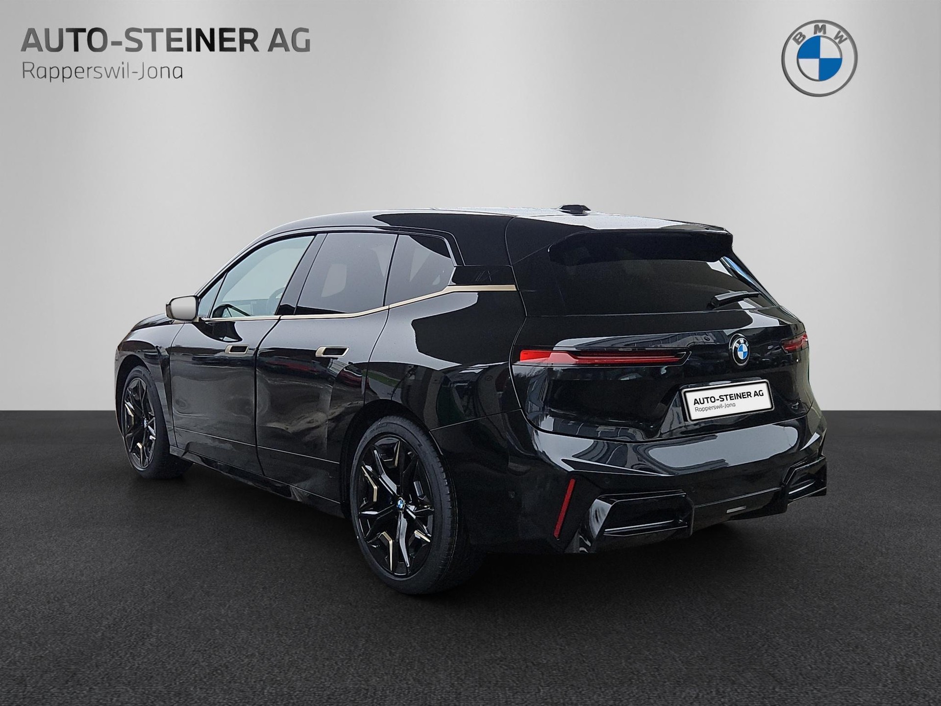 BMW iX xDrive45 M Sport-image-2