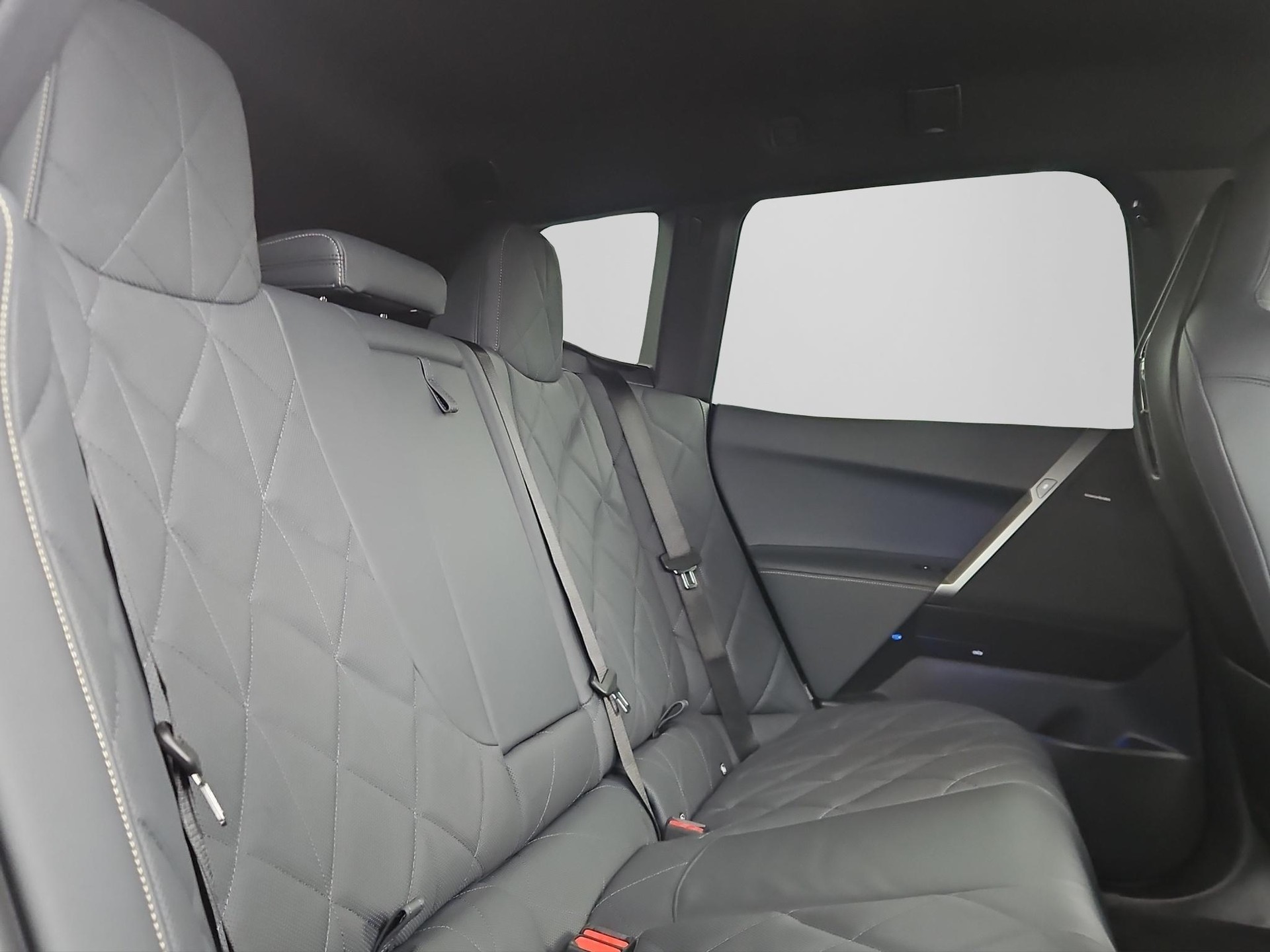 BMW iX xDrive45 M Sport-image-17