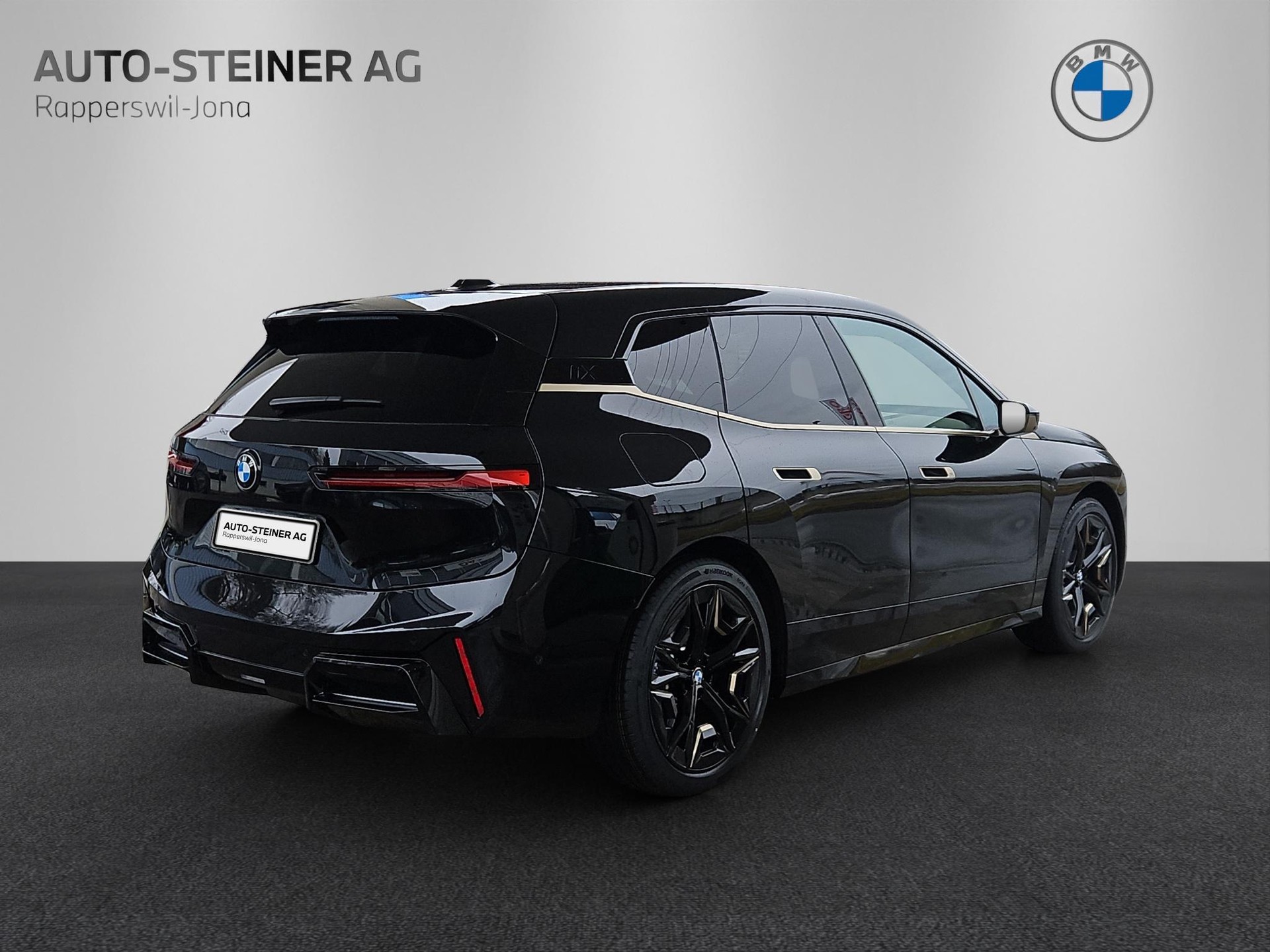 BMW iX xDrive45 M Sport-image-4