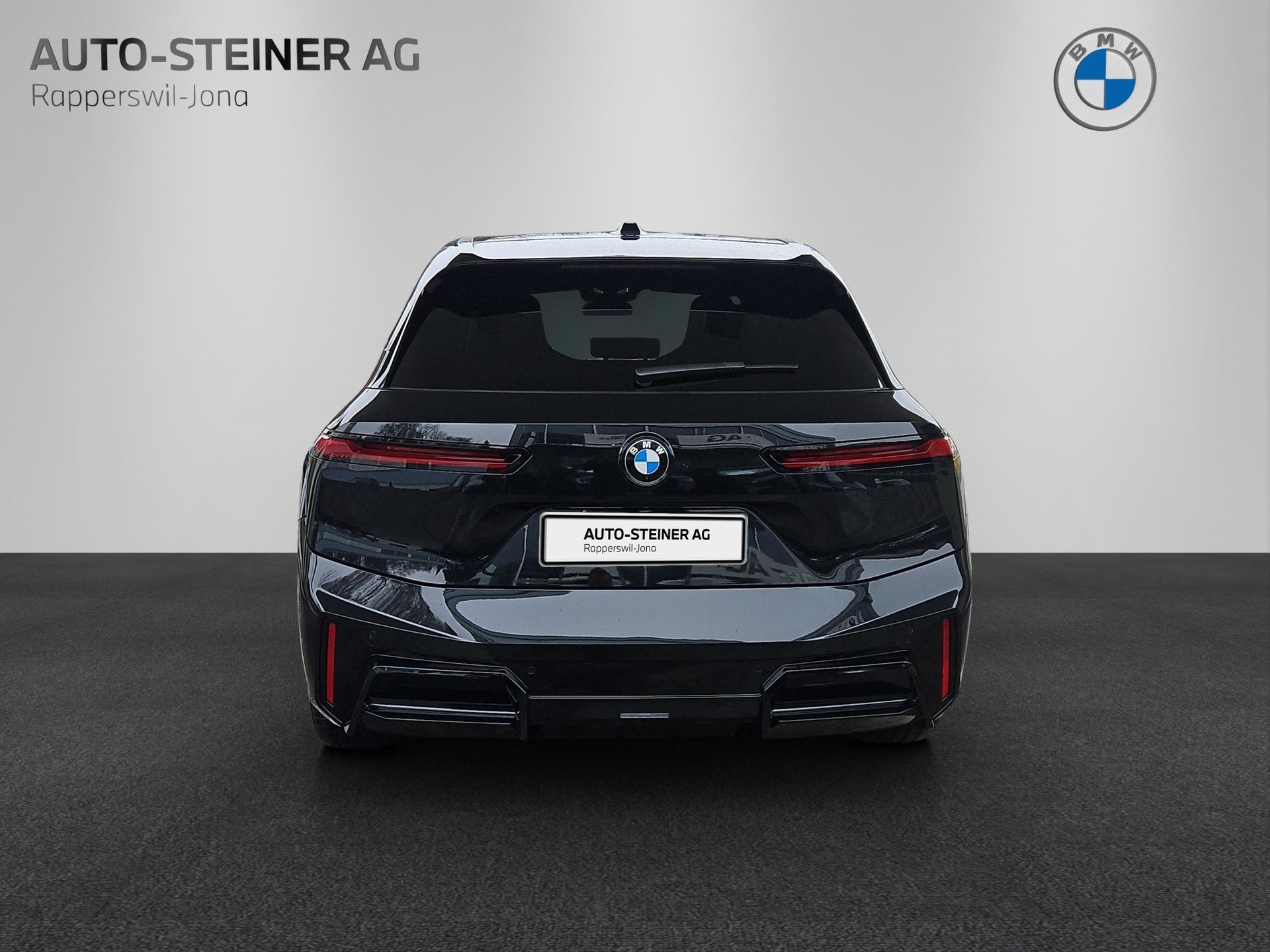 BMW iX xDrive45 M Sport-image-3