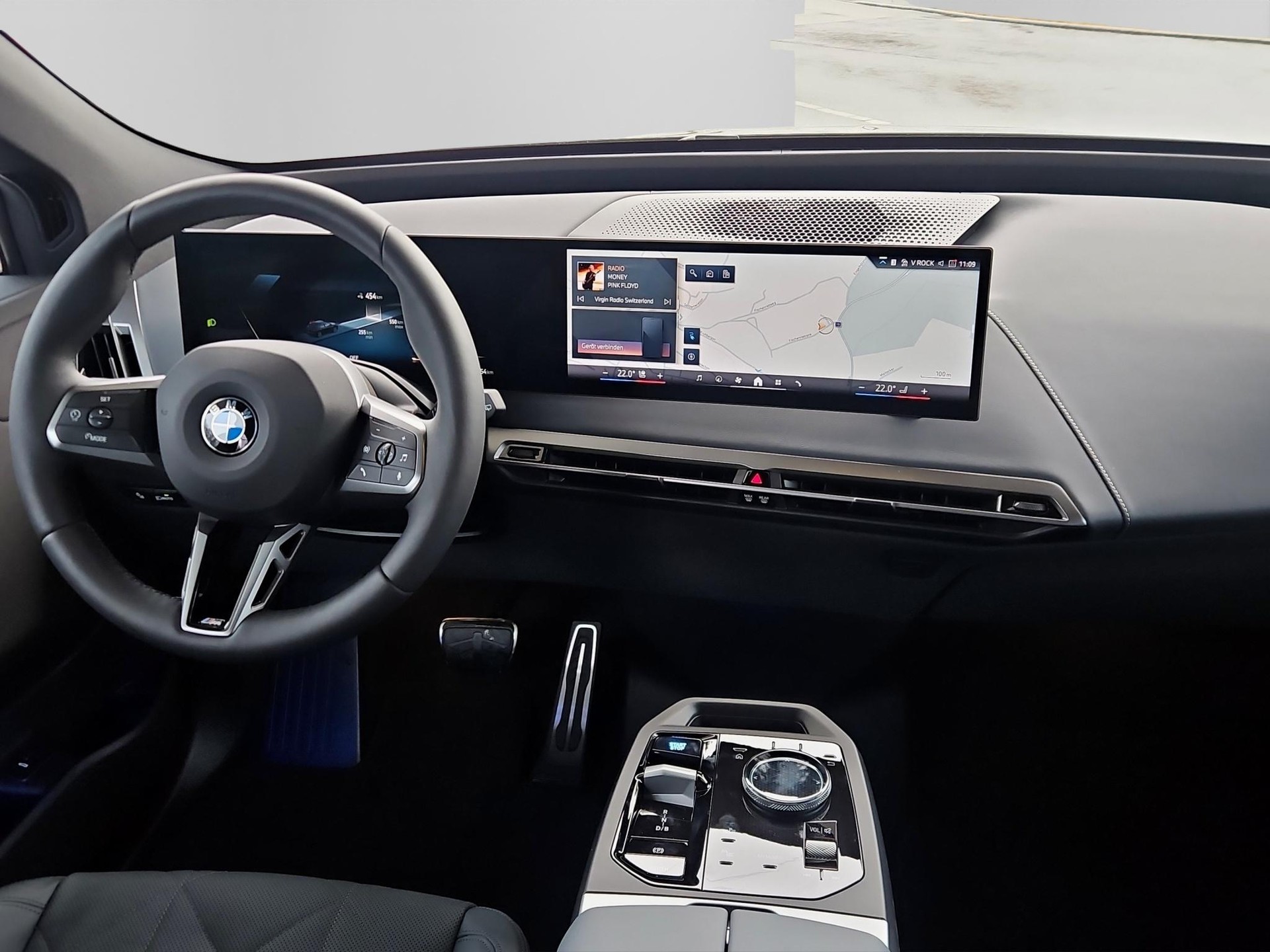 BMW iX xDrive45 M Sport-image-13