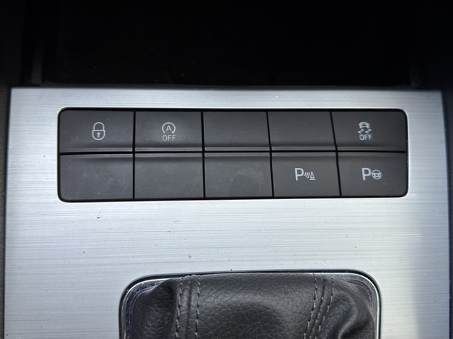 SKODA Octavia Combi 2.0 TDI Ambition 4x4 DSG-image-16