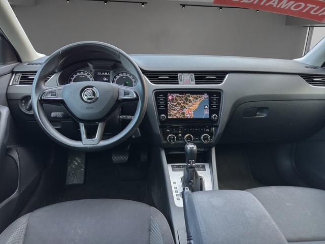 SKODA Octavia Combi 2.0 TDI Ambition 4x4 DSG-image-12