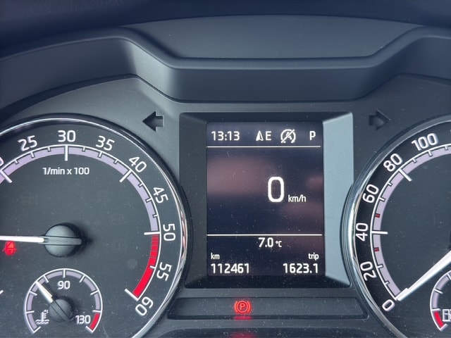 SKODA Octavia Combi 2.0 TDI Ambition 4x4 DSG-image-11