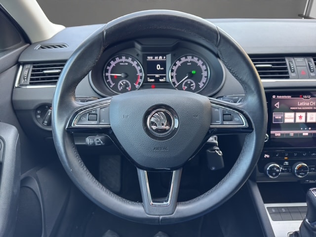 SKODA Octavia Combi 2.0 TDI Ambition 4x4 DSG-image-9