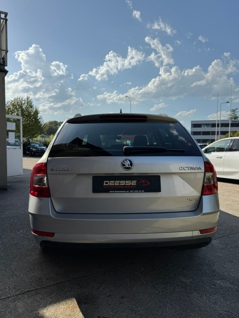 SKODA Octavia Combi 2.0 TDI Ambition 4x4 DSG-image-5