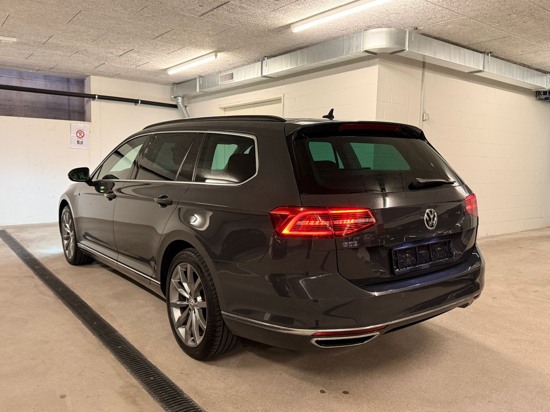 VW Passat Variant 1.4 TSI GTE Hybrid DSG-image-4