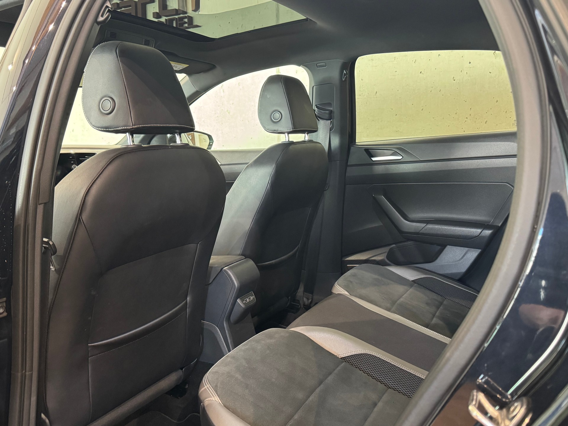 VW Polo 2.0 TSI GTI DSG || PANORAMA || ACC TEMPOMAT || RÜCKFAHRKAMERA || APPLE CARPLAY-image-27