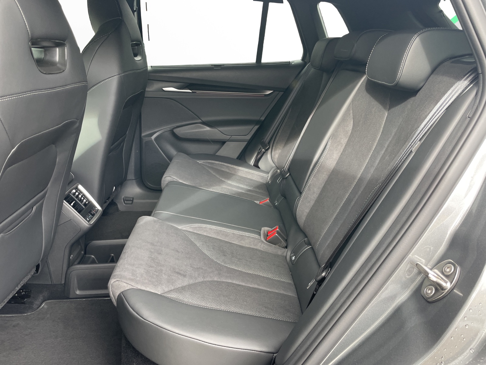 SKODA Elroq 85 Sportline-image-12