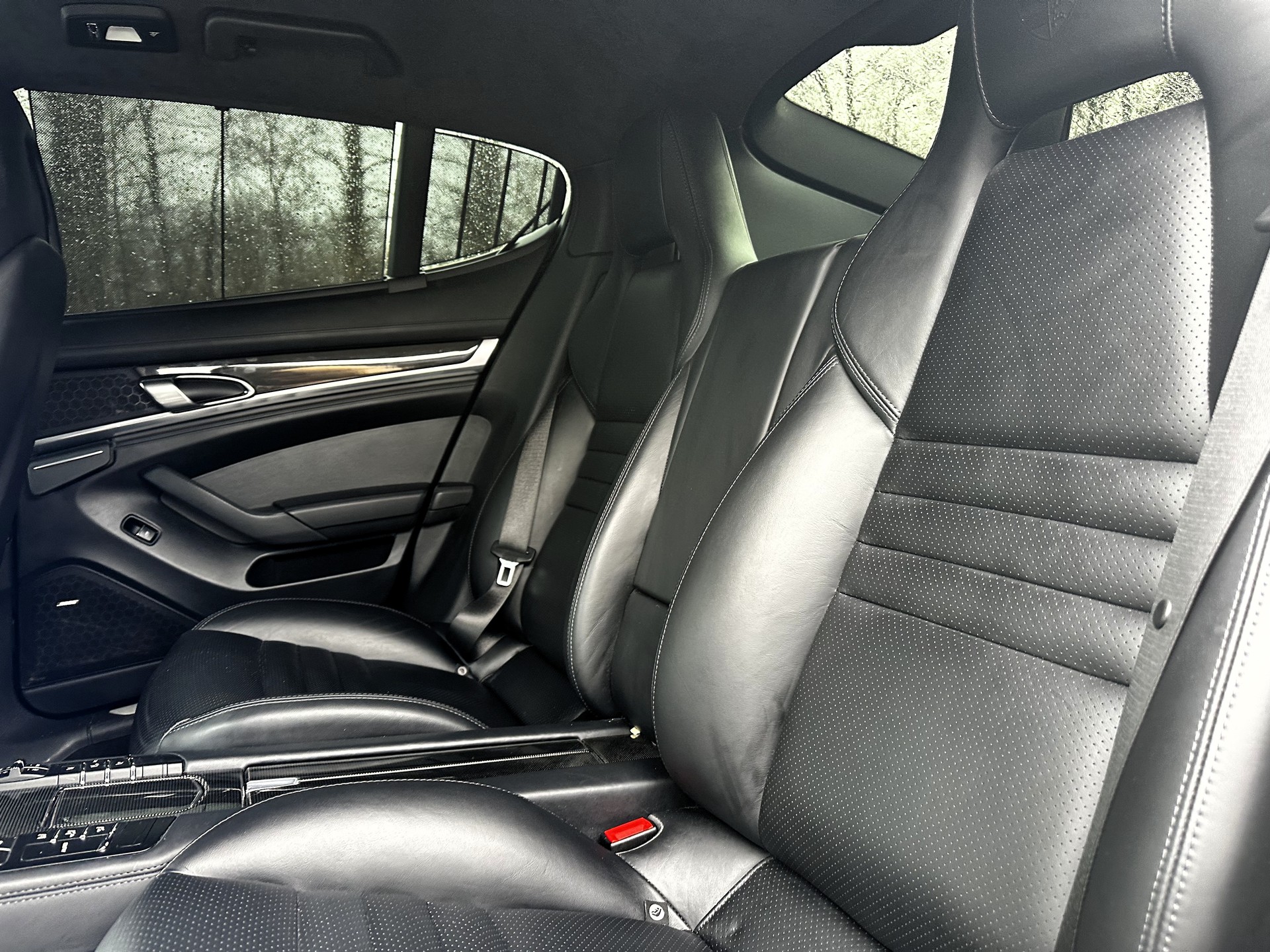 PORSCHE Panamera GTS 4.8 PDK-image-9