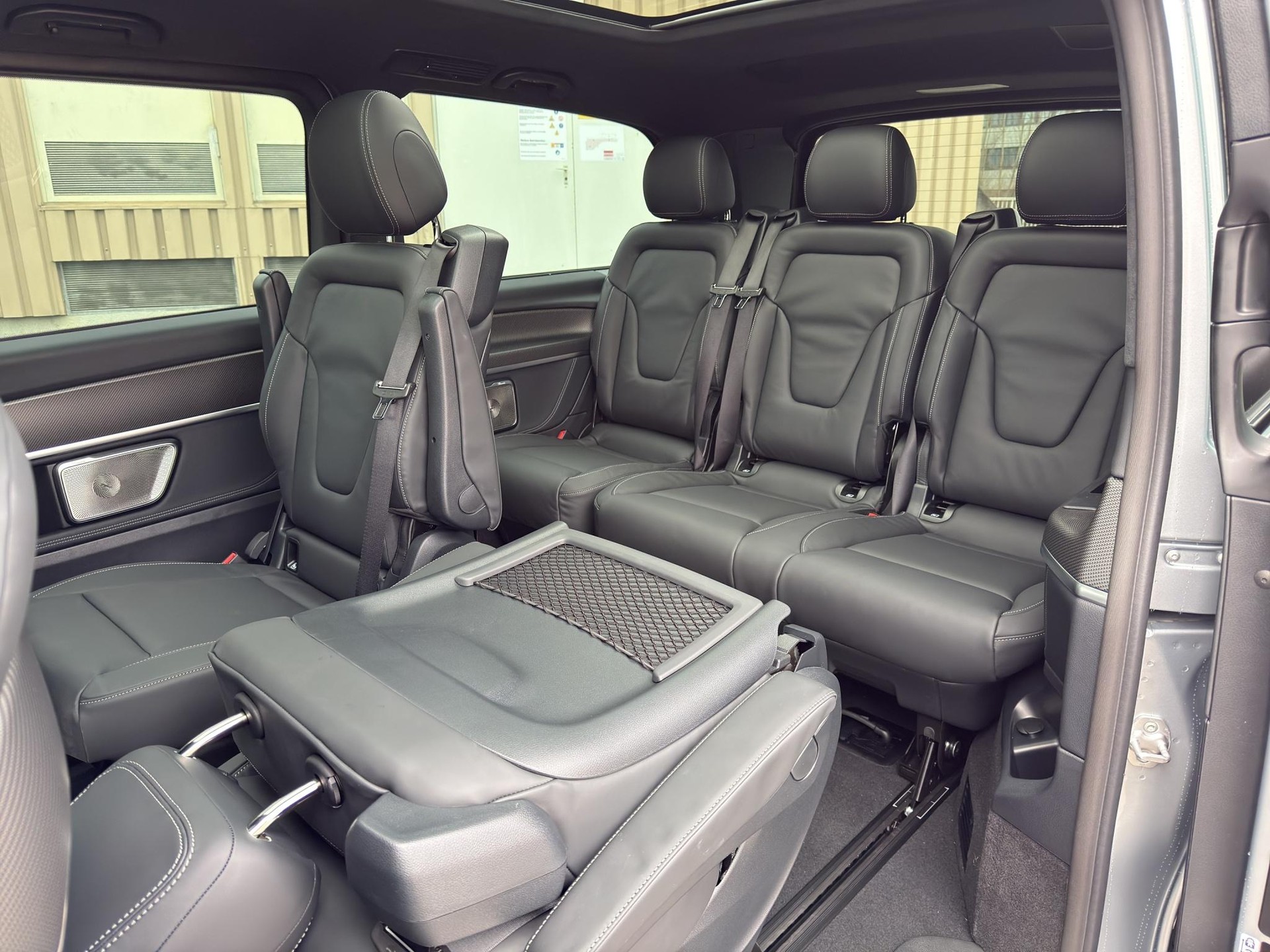 MERCEDES-BENZ V 300 d Swiss Ed. lang 4matic Van-image-20